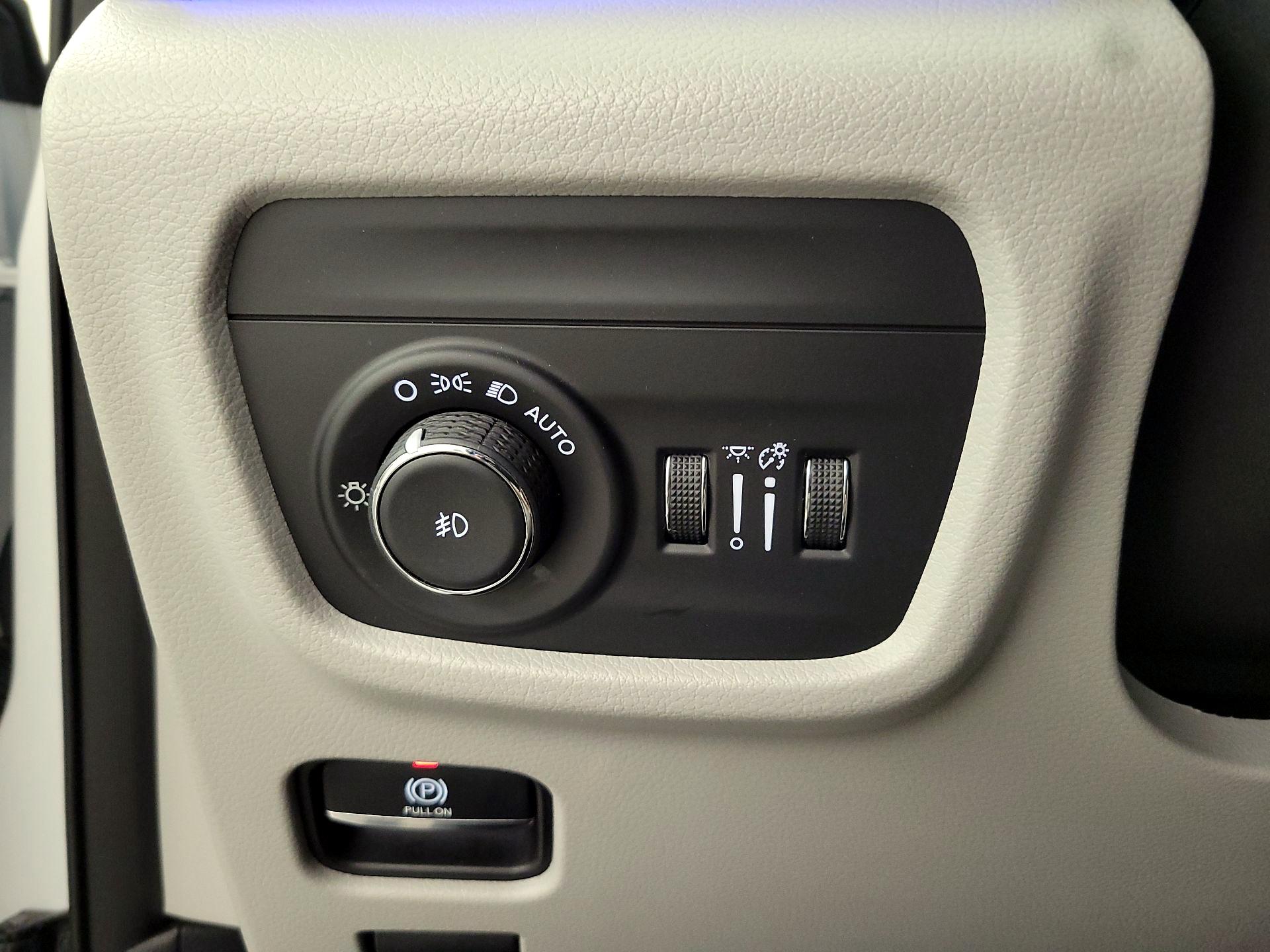 Thumbnail: 2023 Jeep Grand Cherokee - 13