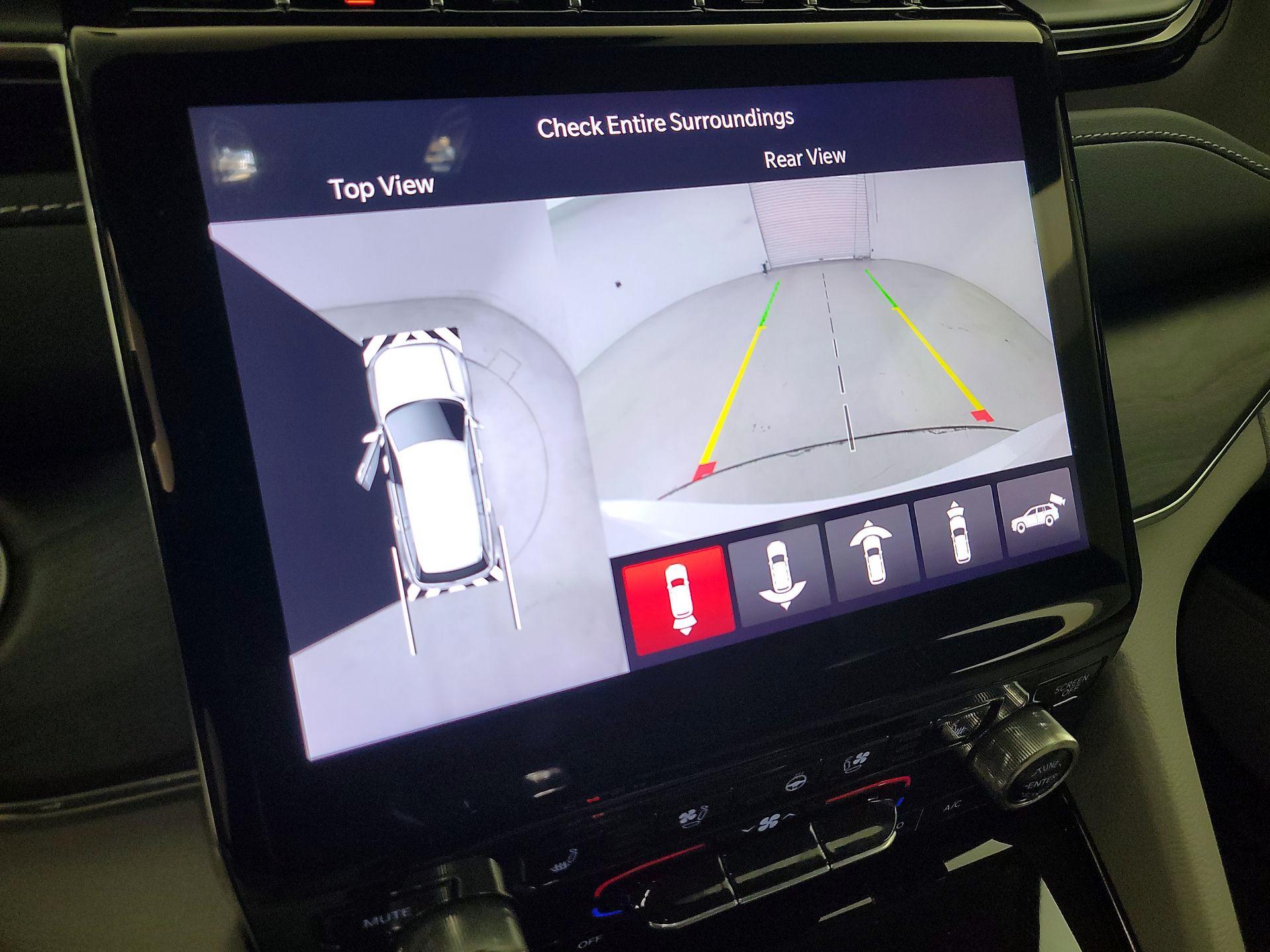 Thumbnail: 2023 Jeep Grand Cherokee - 15