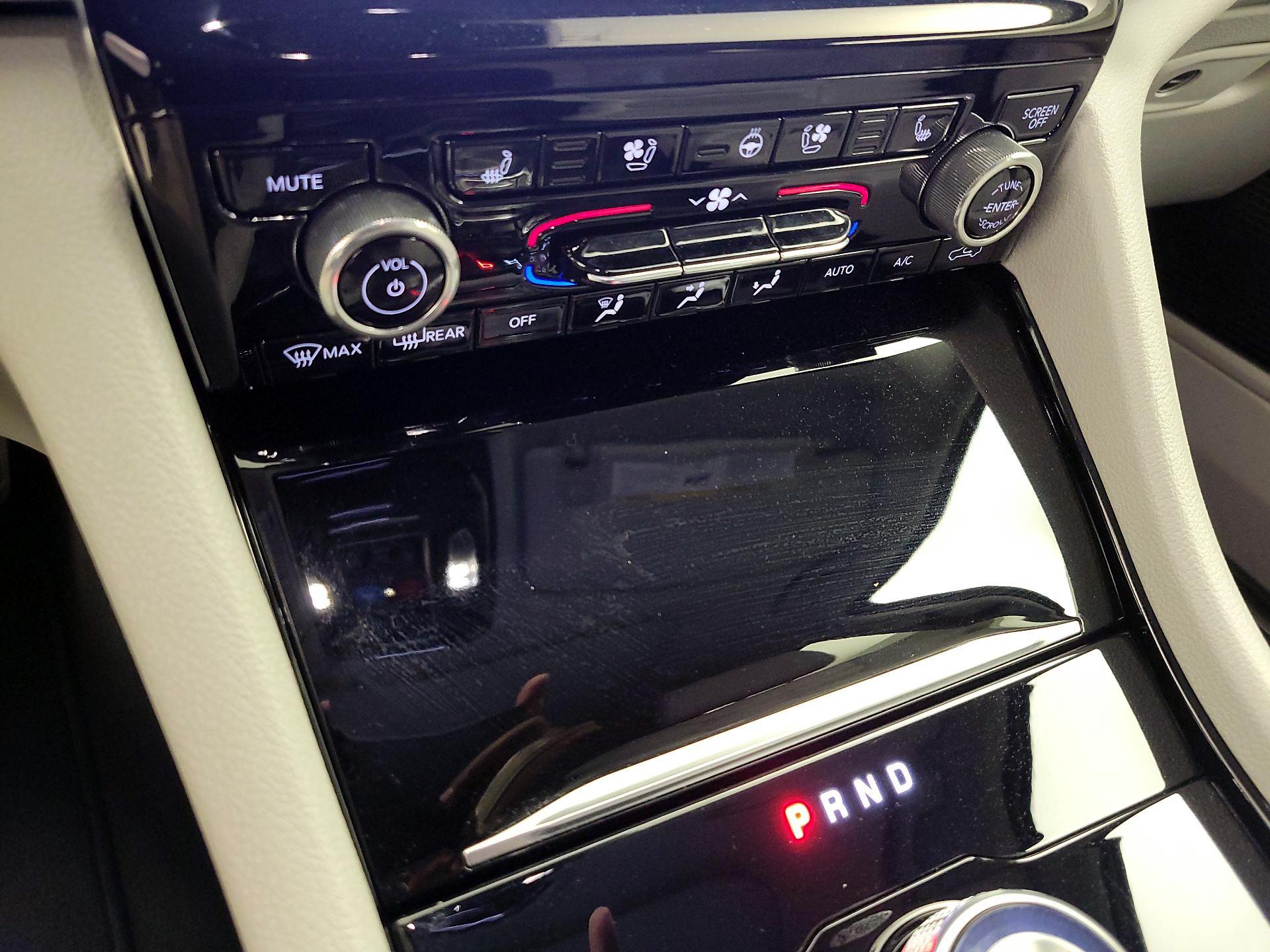 Thumbnail: 2023 Jeep Grand Cherokee - 17