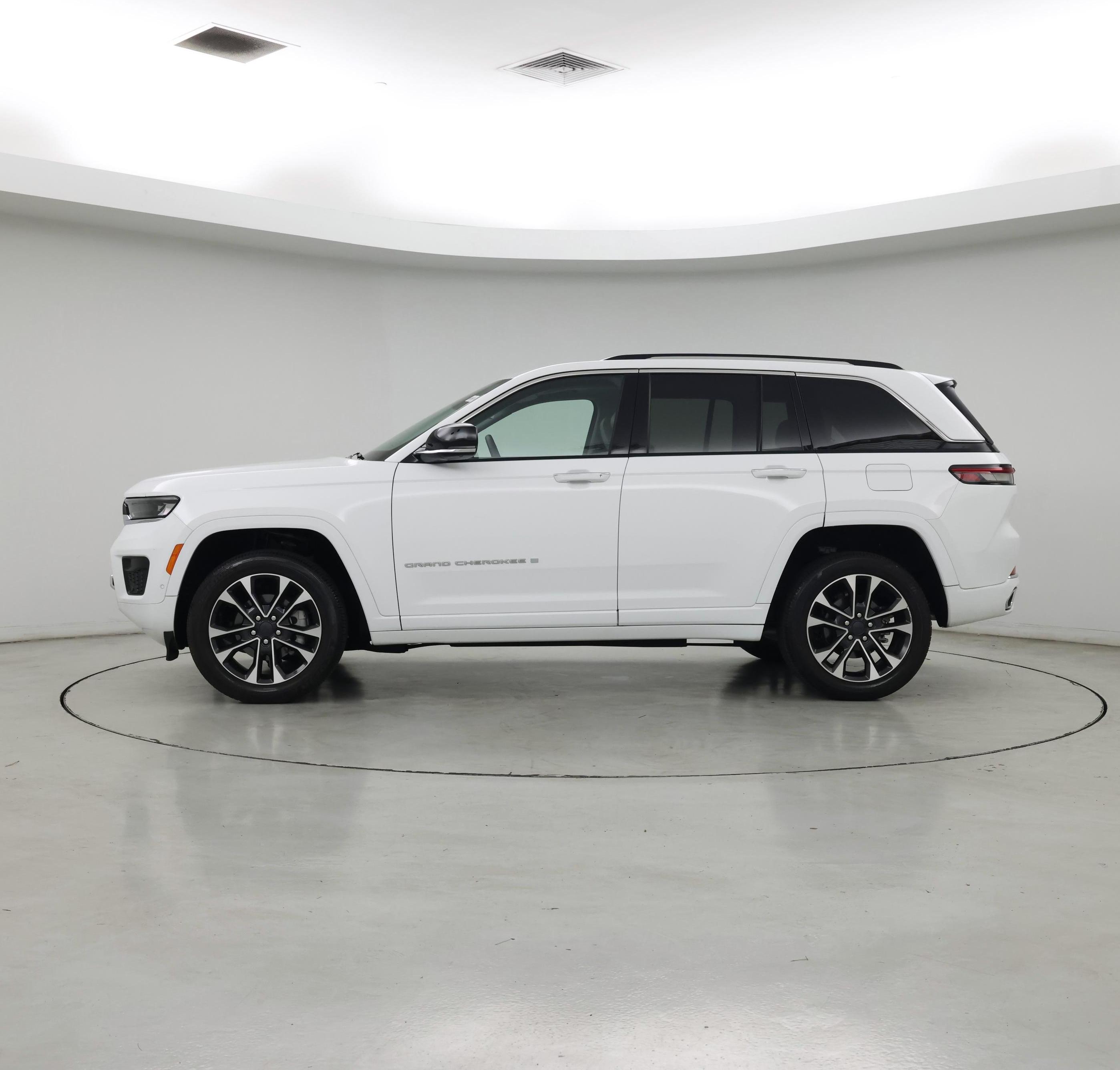 Thumbnail: 2023 Jeep Grand Cherokee - 3