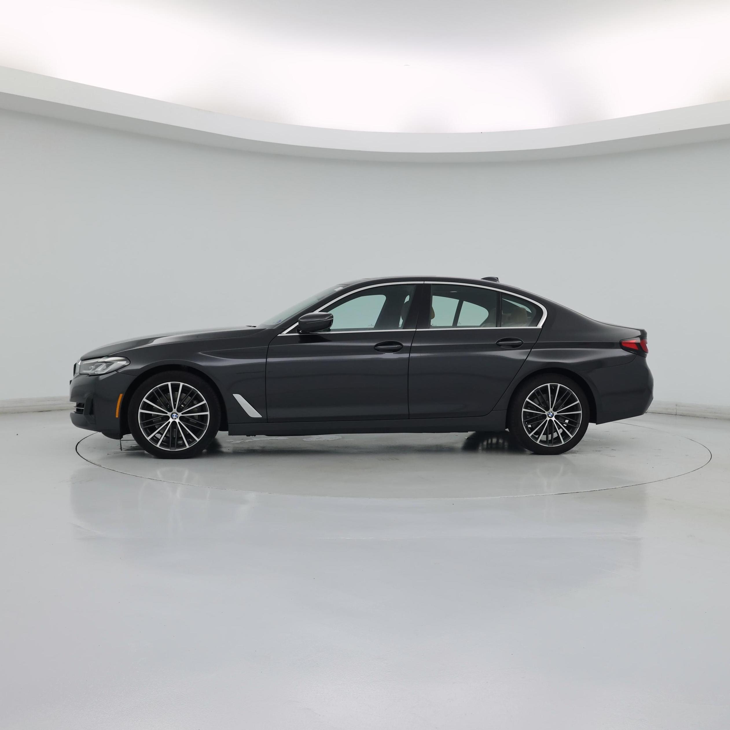 Thumbnail: 2023 BMW 5 Series - 3