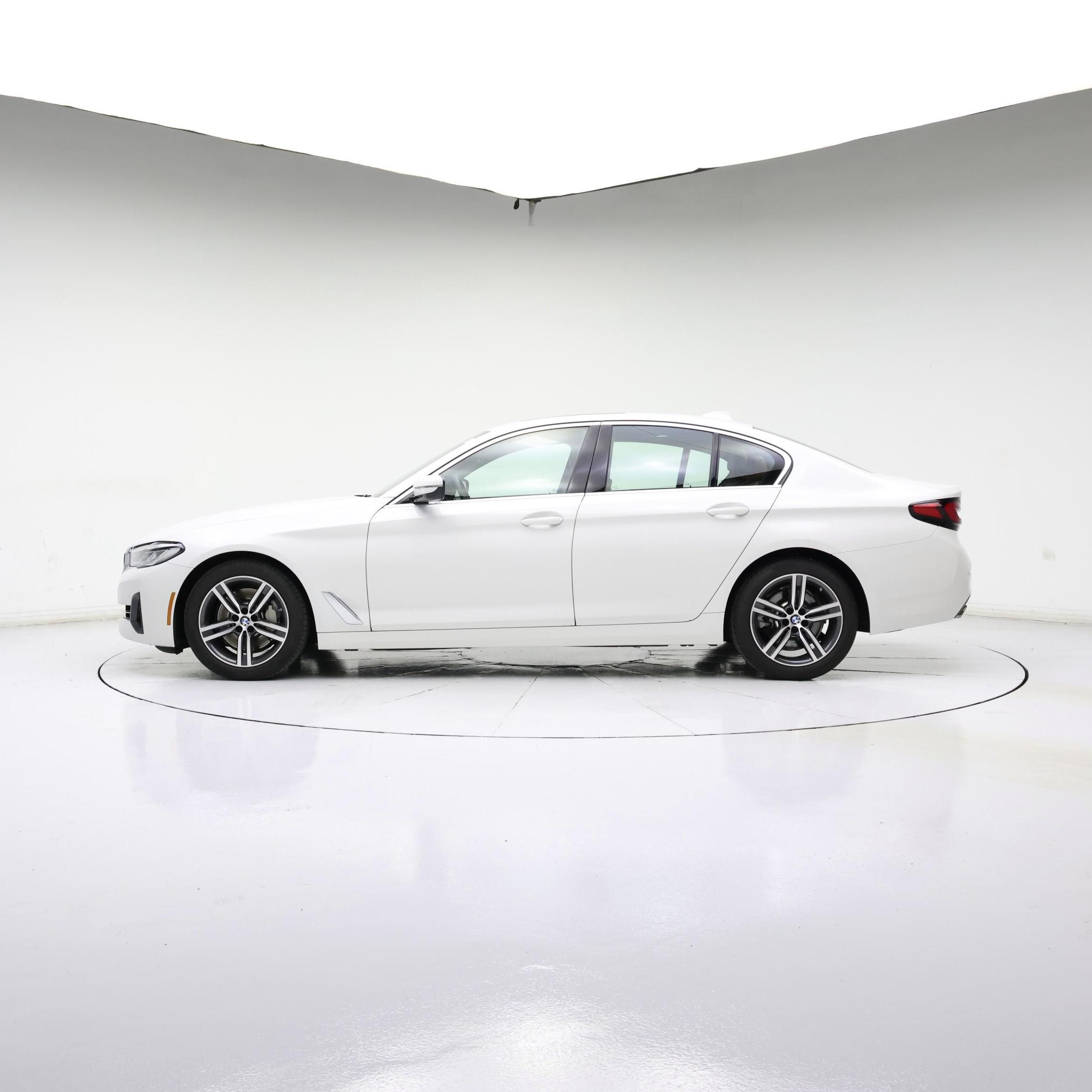 Thumbnail: 2023 BMW 5 Series - 3