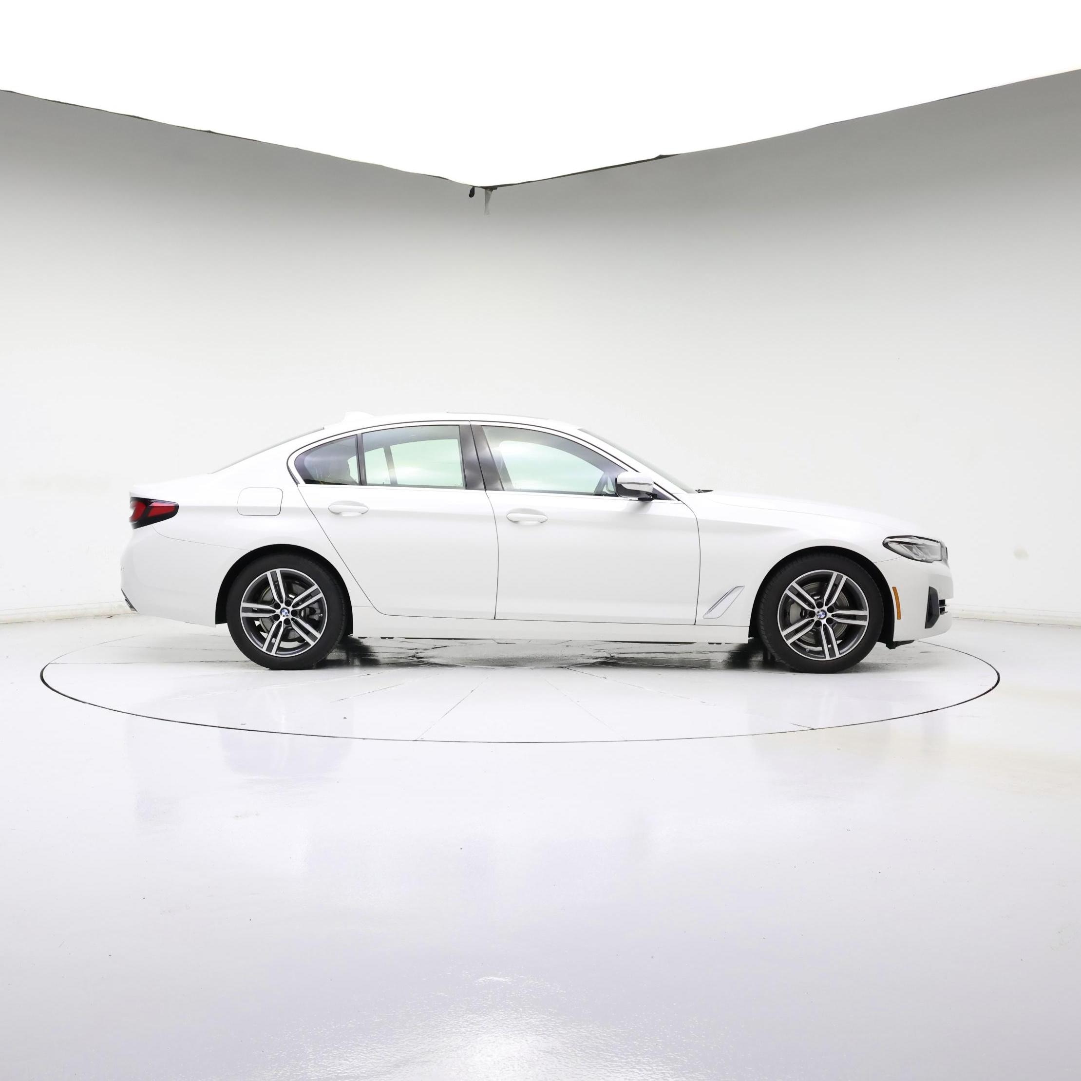 Thumbnail: 2023 BMW 5 Series - 7