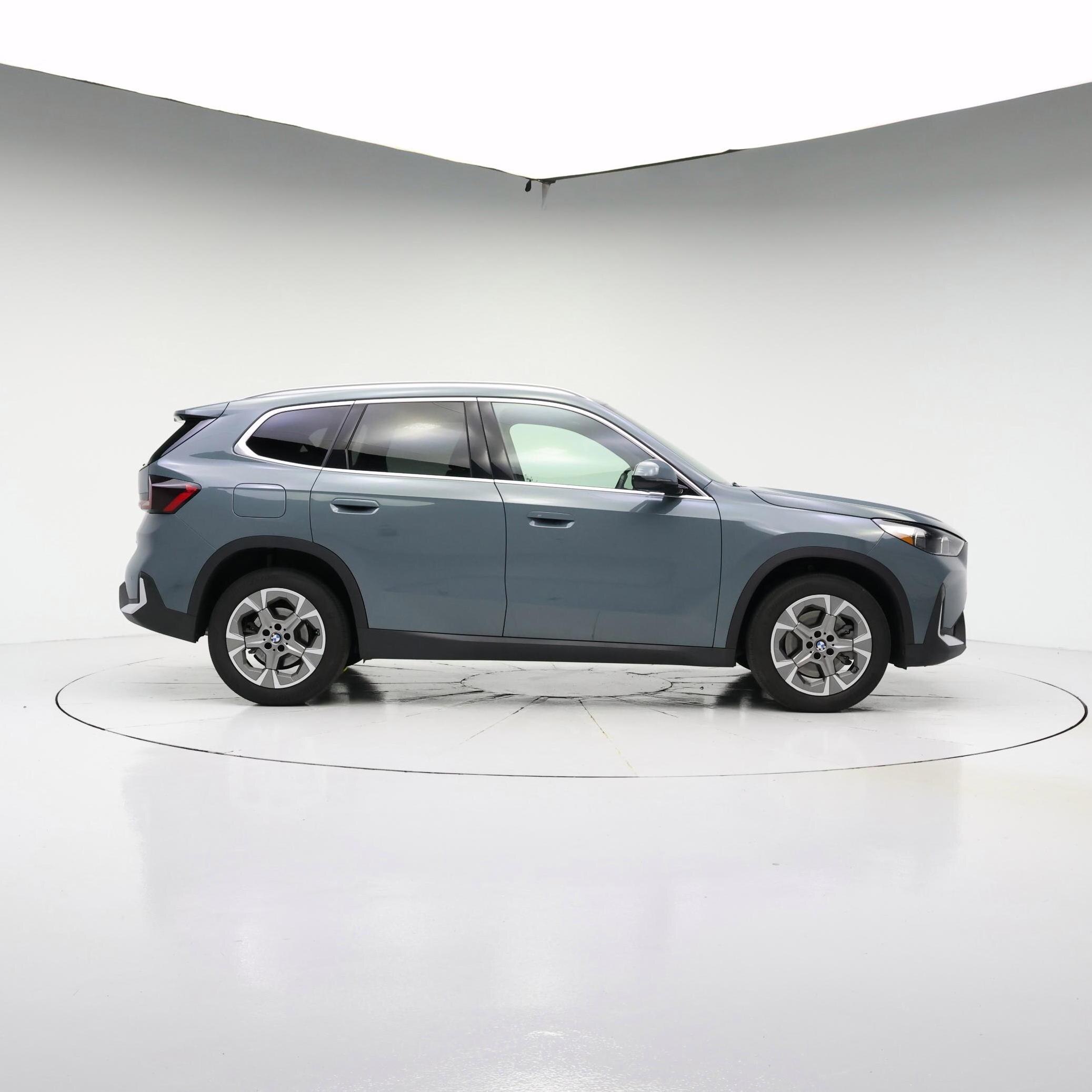 Thumbnail: 2023 BMW X1 - 7