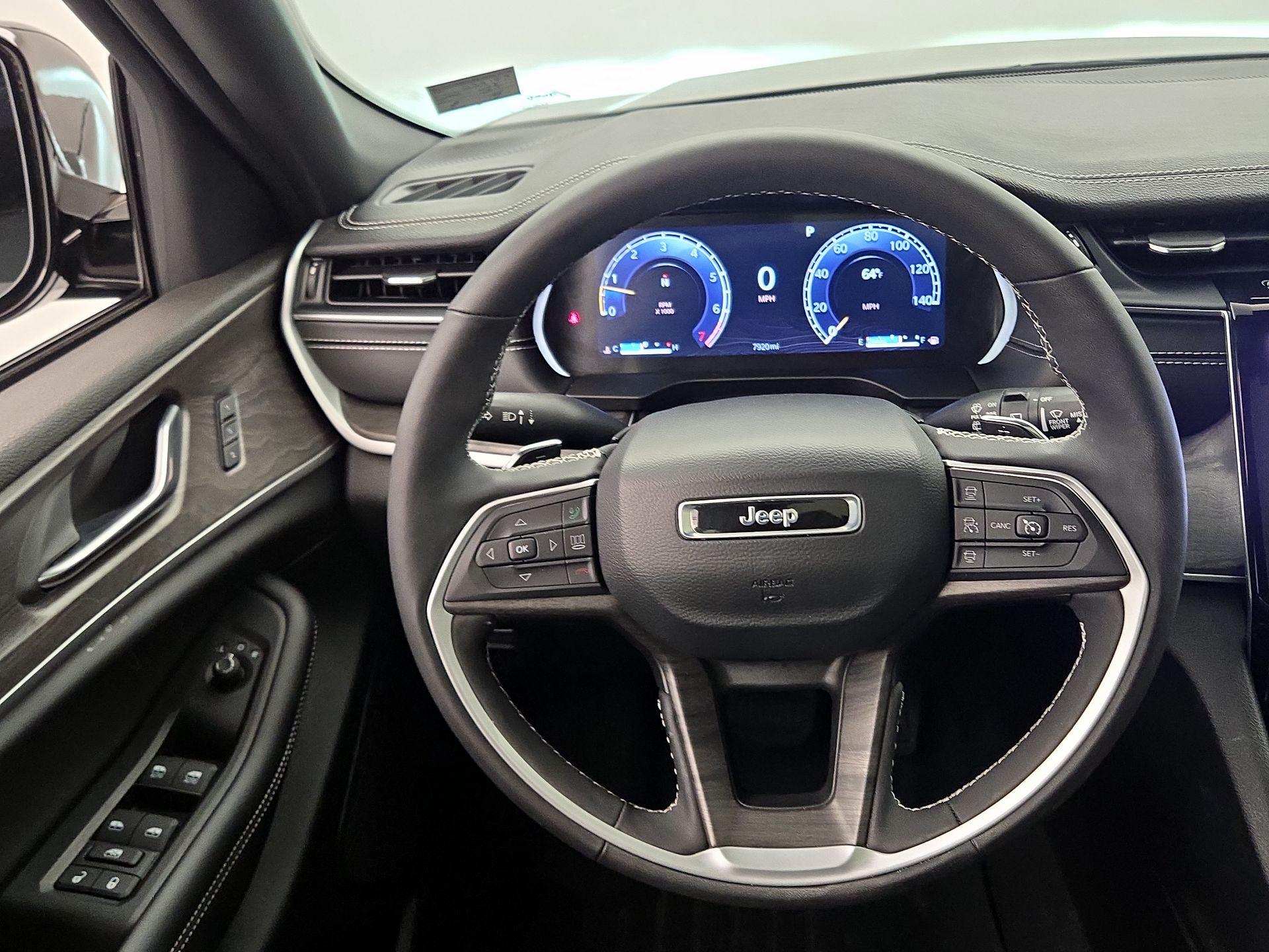 Thumbnail: 2024 Jeep Grand Cherokee - 10