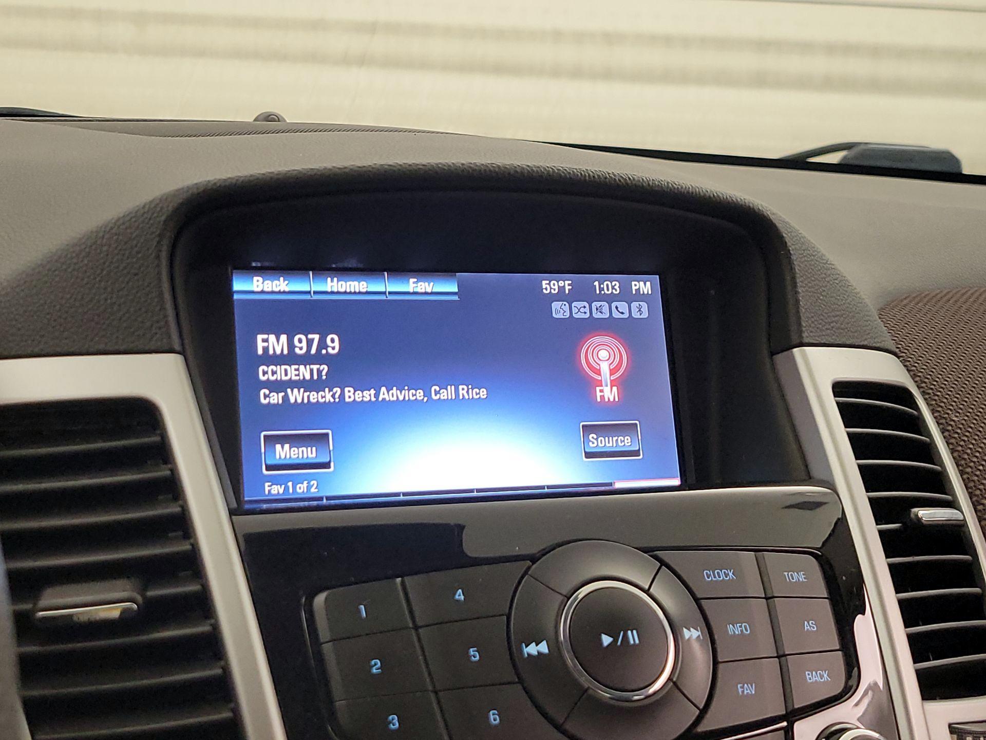 Thumbnail: 2015 Chevrolet Cruze - 15