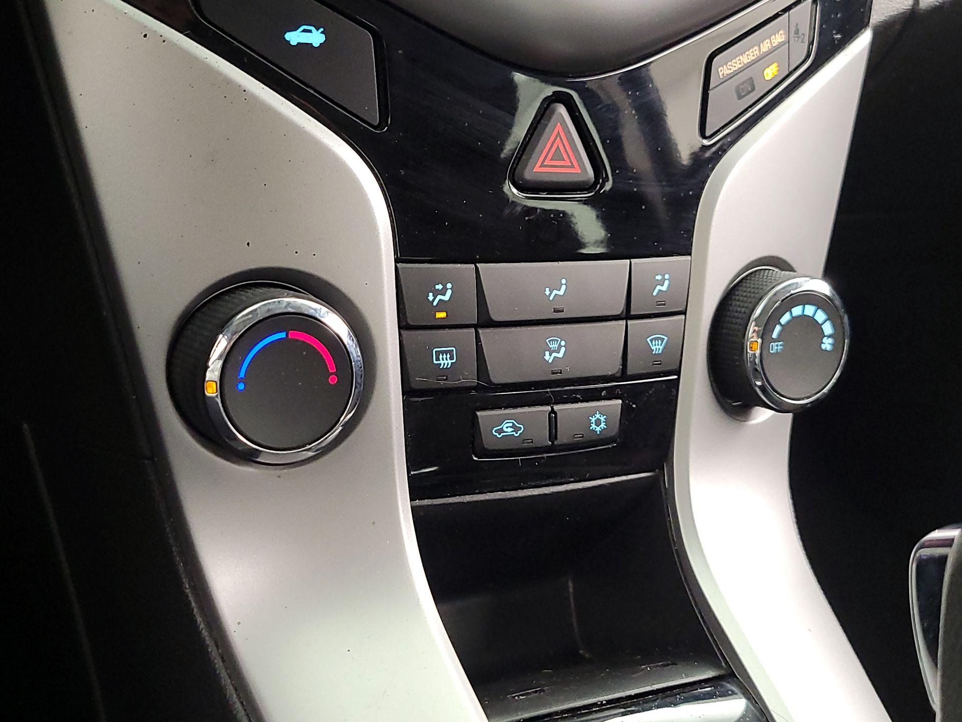 Thumbnail: 2015 Chevrolet Cruze - 16