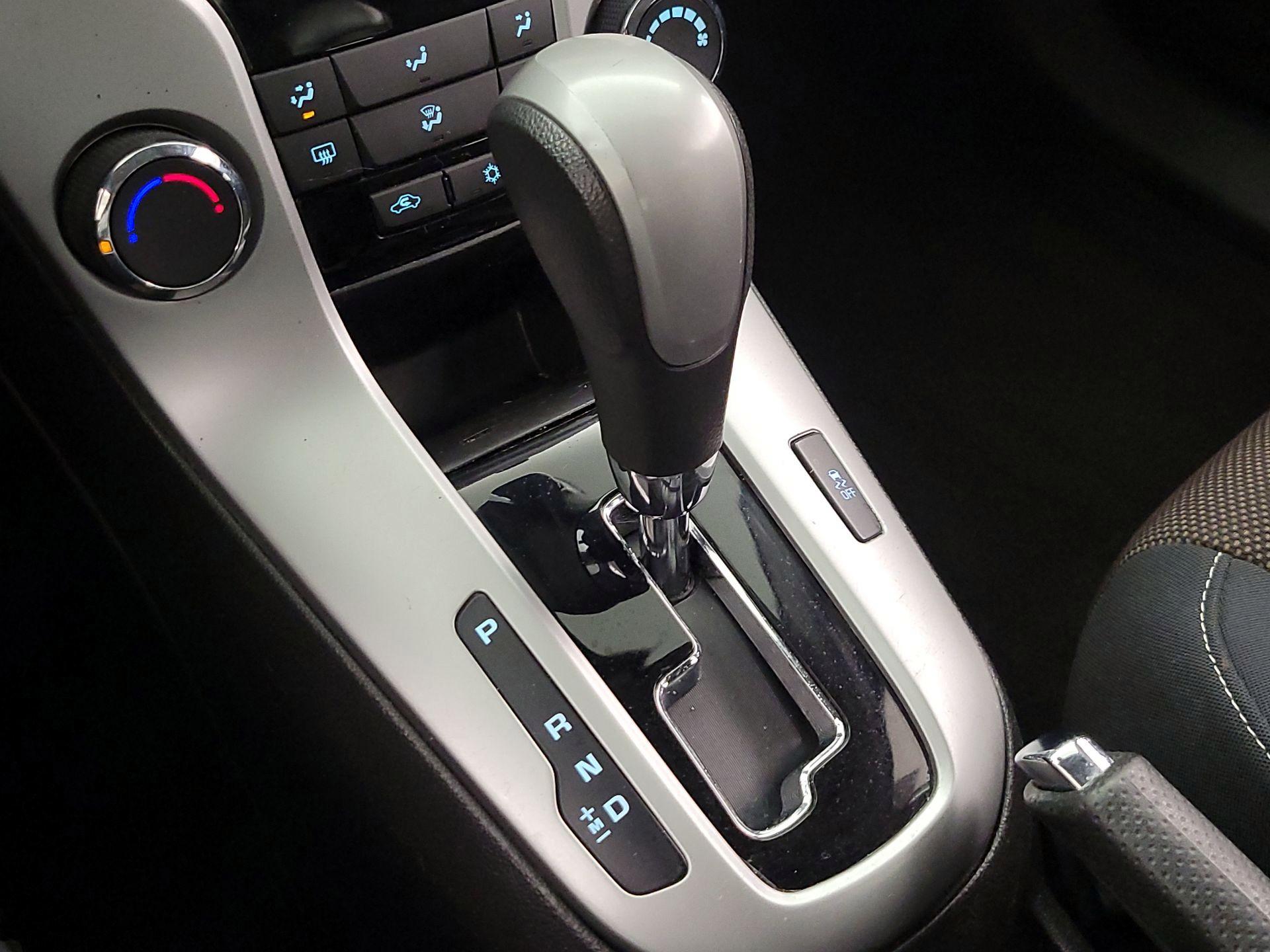 Thumbnail: 2015 Chevrolet Cruze - 17