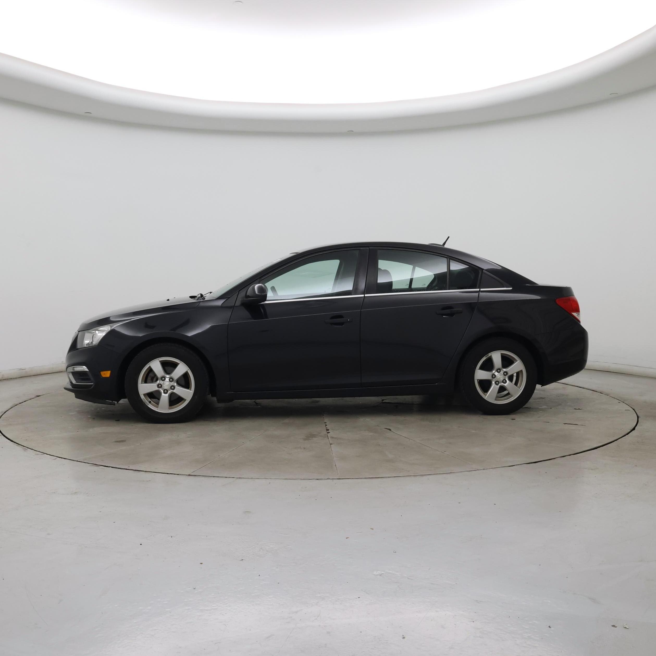 Thumbnail: 2015 Chevrolet Cruze - 3