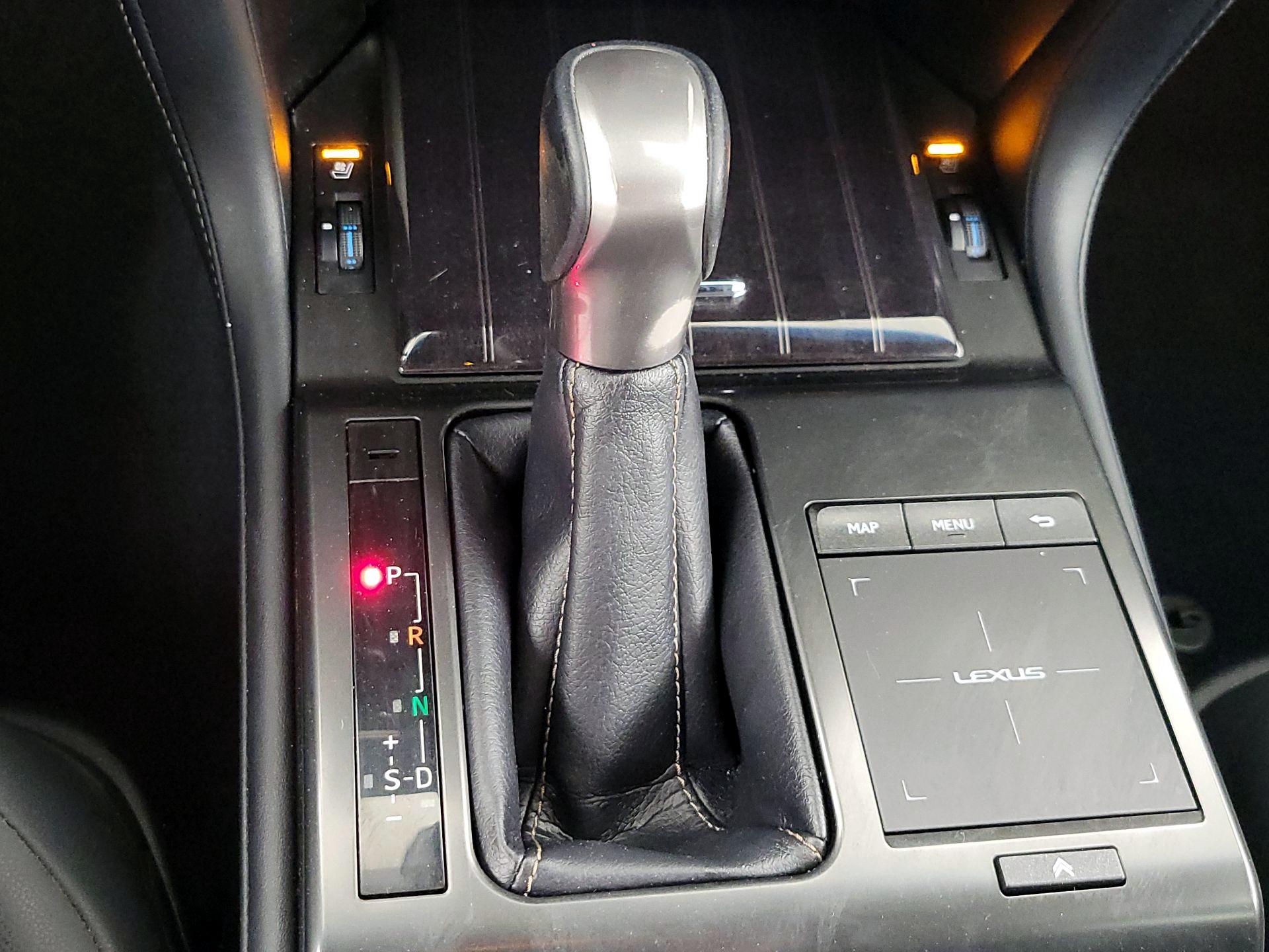 Thumbnail: 2023 Lexus GX - 18