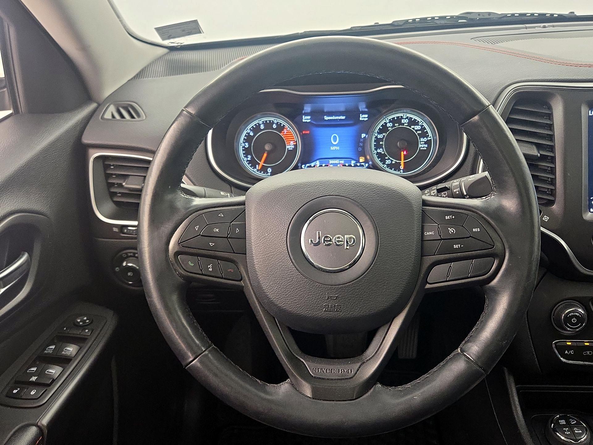 Thumbnail: 2021 Jeep Cherokee - 10