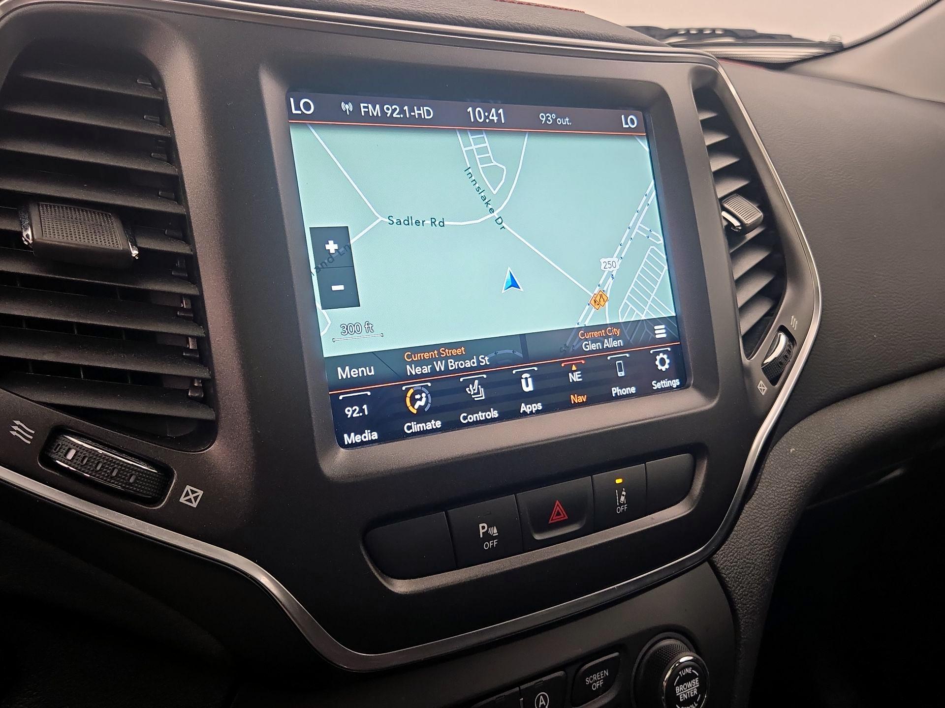 Thumbnail: 2021 Jeep Cherokee - 14