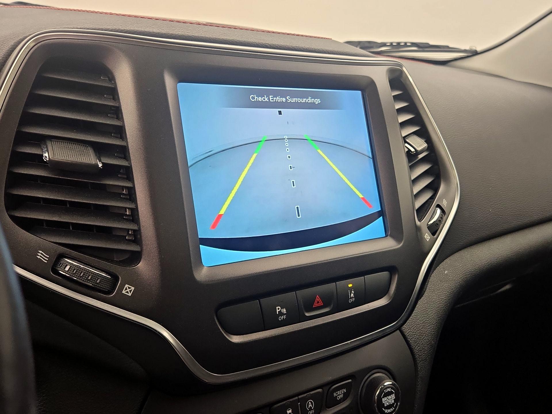 Thumbnail: 2021 Jeep Cherokee - 15