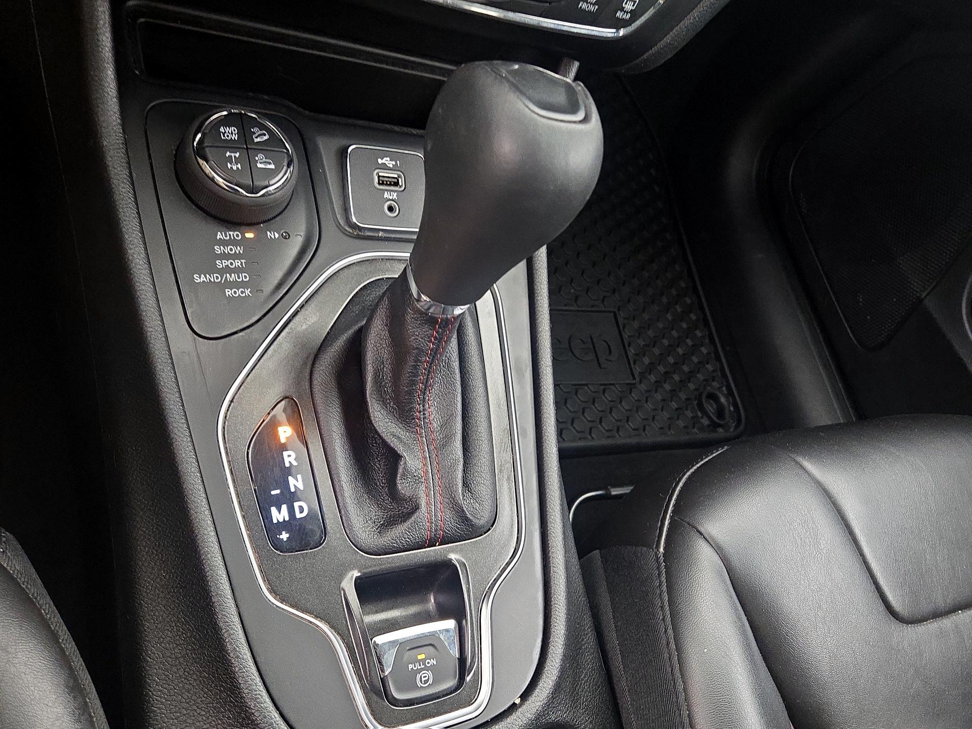 Thumbnail: 2021 Jeep Cherokee - 18