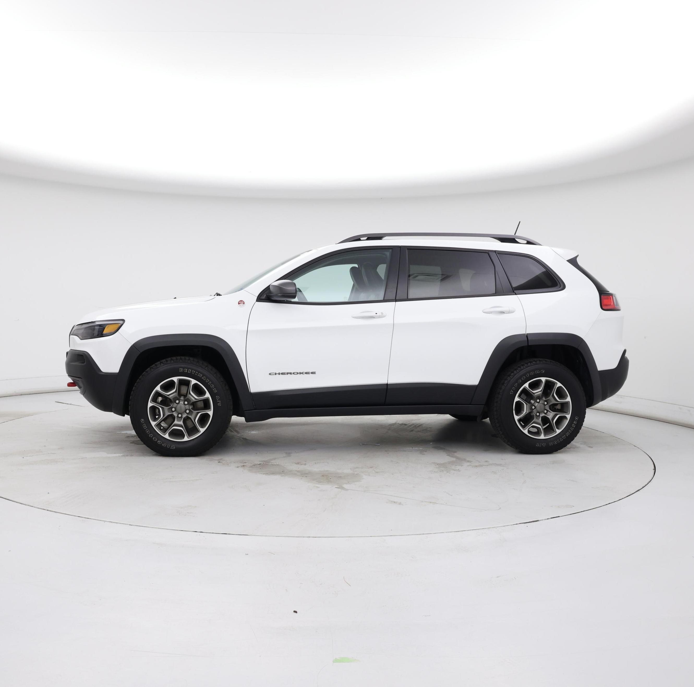 Thumbnail: 2021 Jeep Cherokee - 3