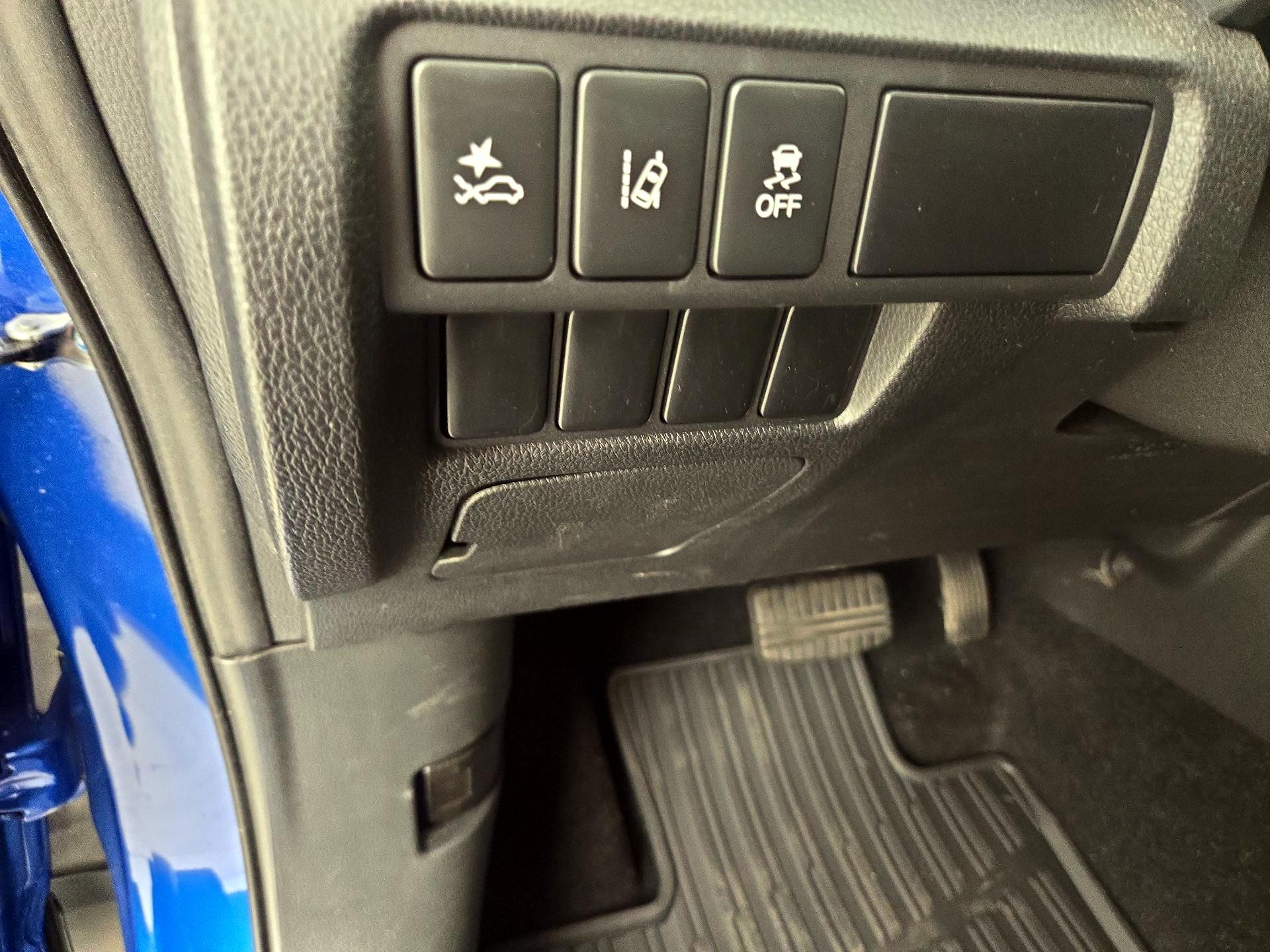 Thumbnail: 2022 Mitsubishi Eclipse Cross - 13