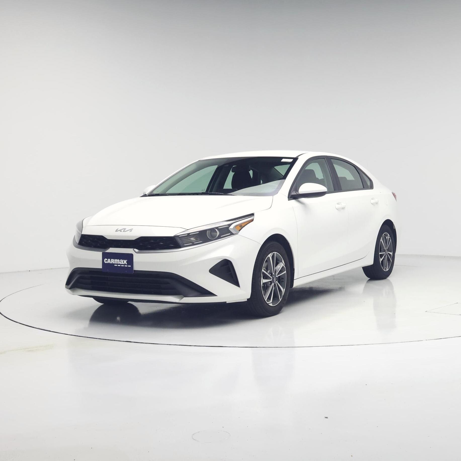 Thumbnail: 2023 Kia Forte - 4