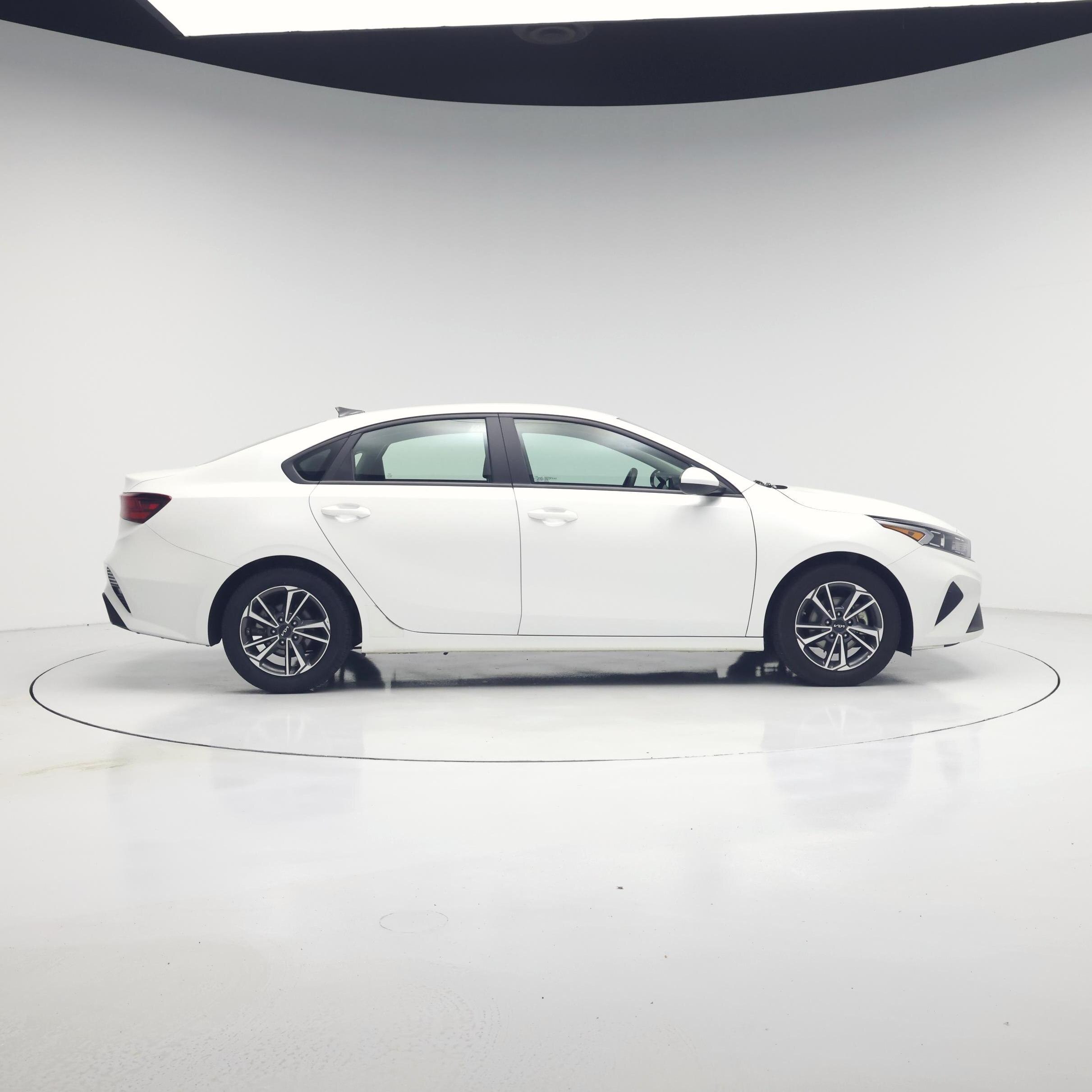 Thumbnail: 2023 Kia Forte - 7