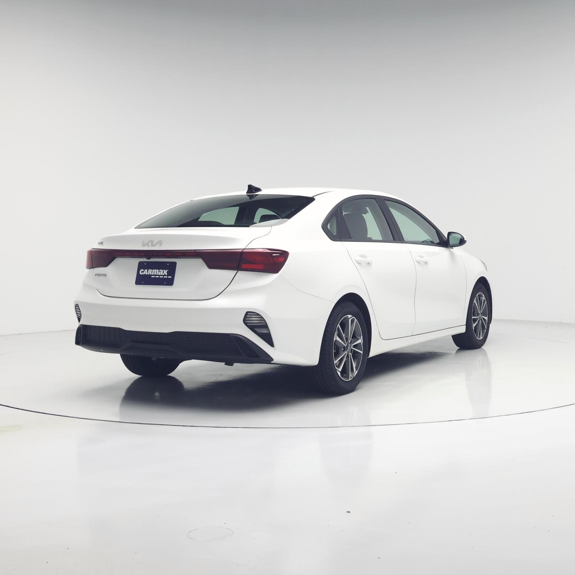 Thumbnail: 2023 Kia Forte - 8