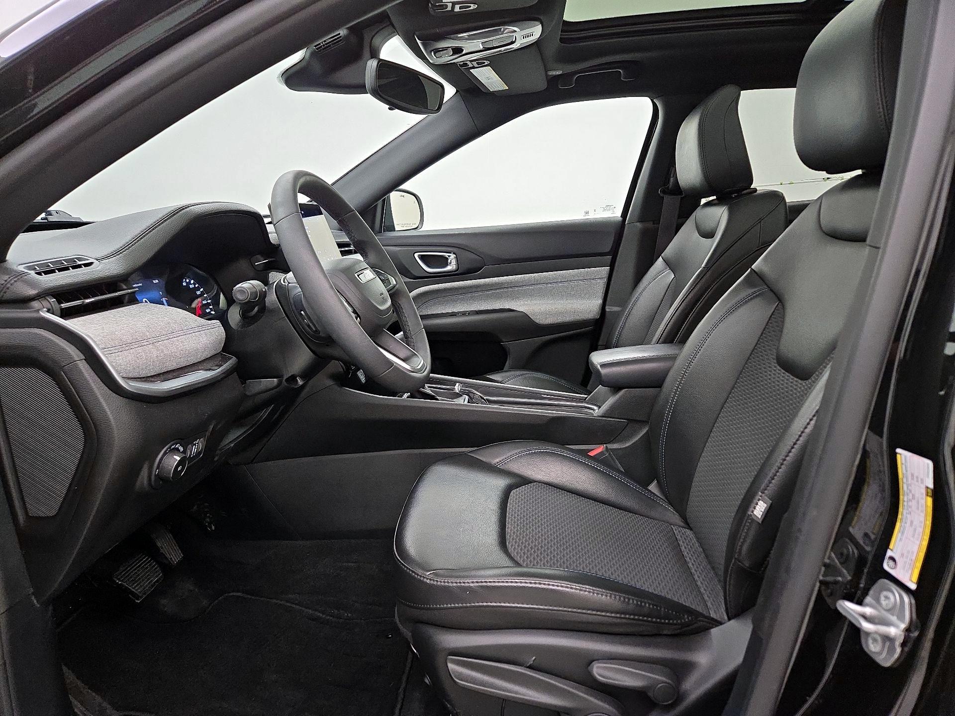 Thumbnail: 2023 Jeep Compass - 11