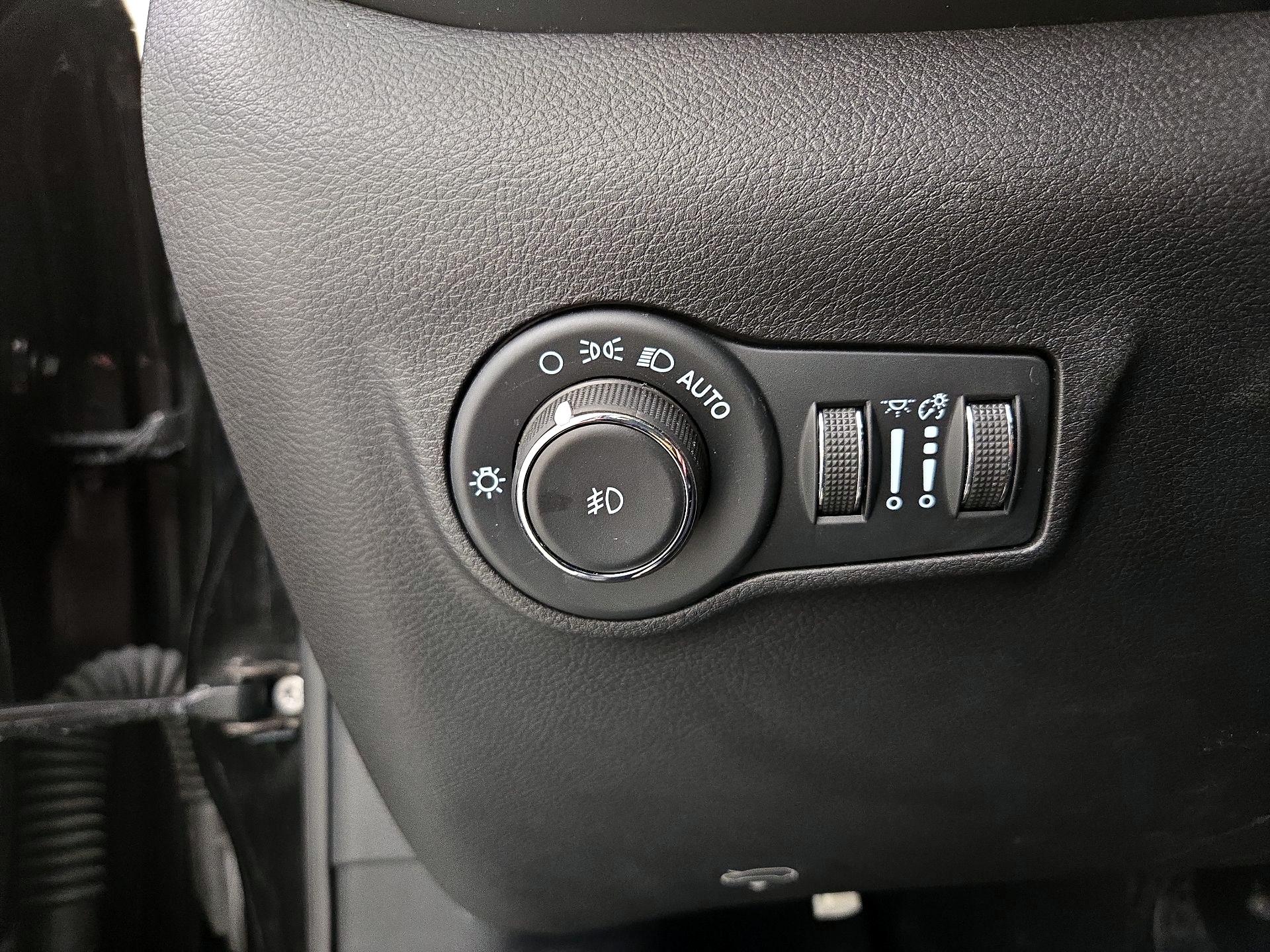 Thumbnail: 2023 Jeep Compass - 13