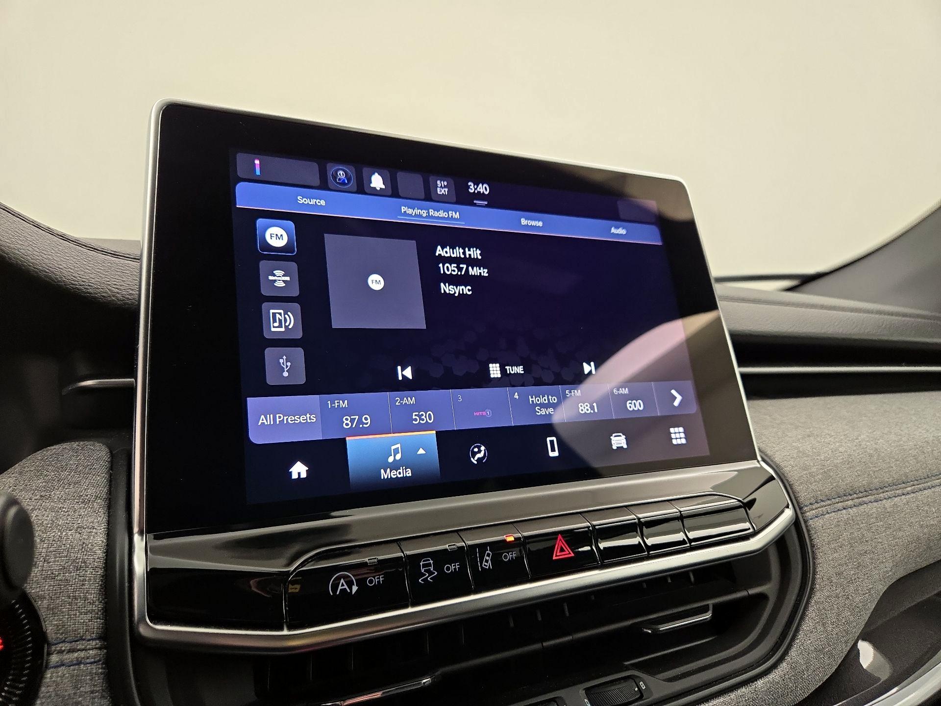Thumbnail: 2023 Jeep Compass - 15