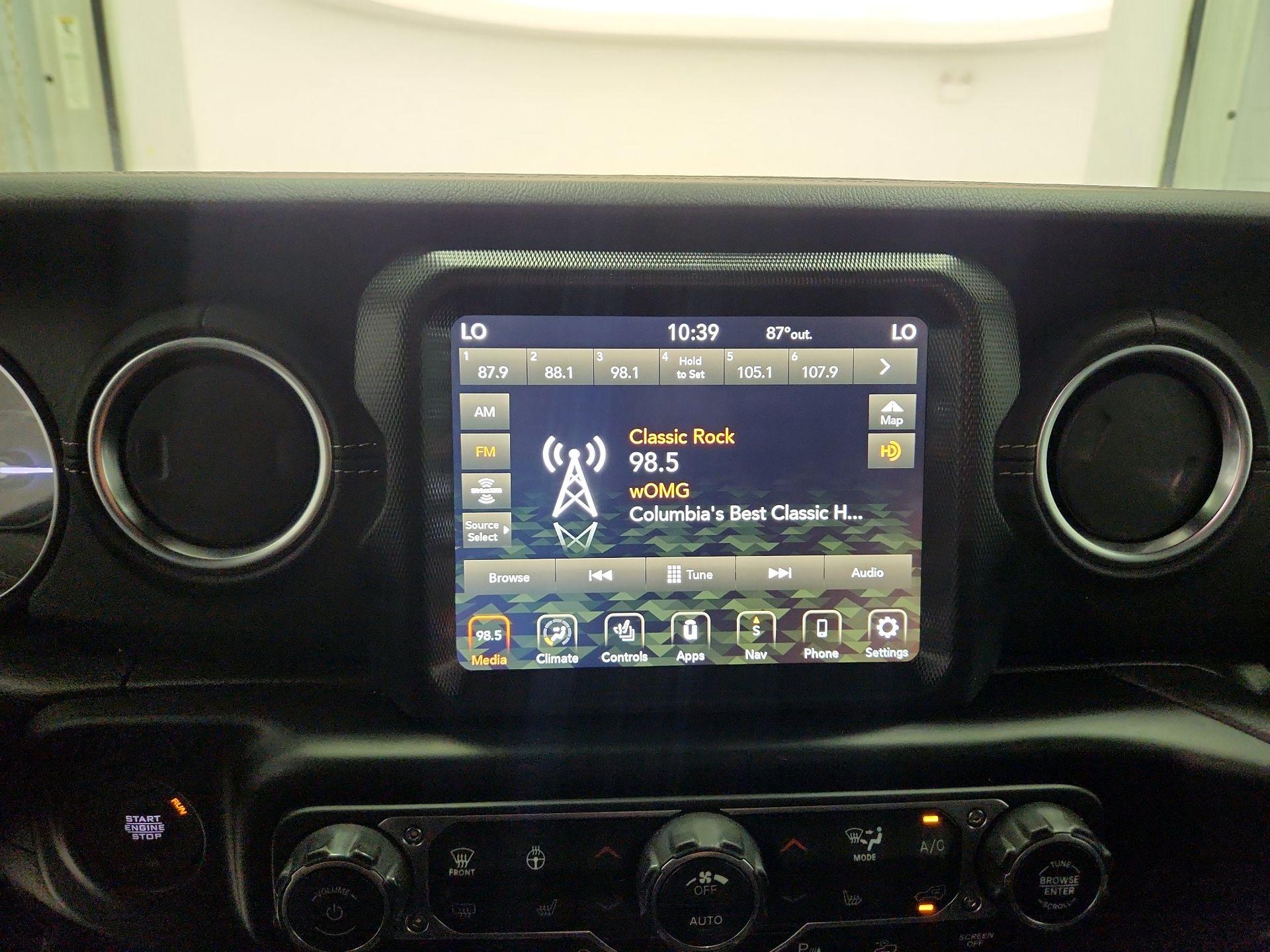 Thumbnail: 2022 Jeep Wrangler - 15