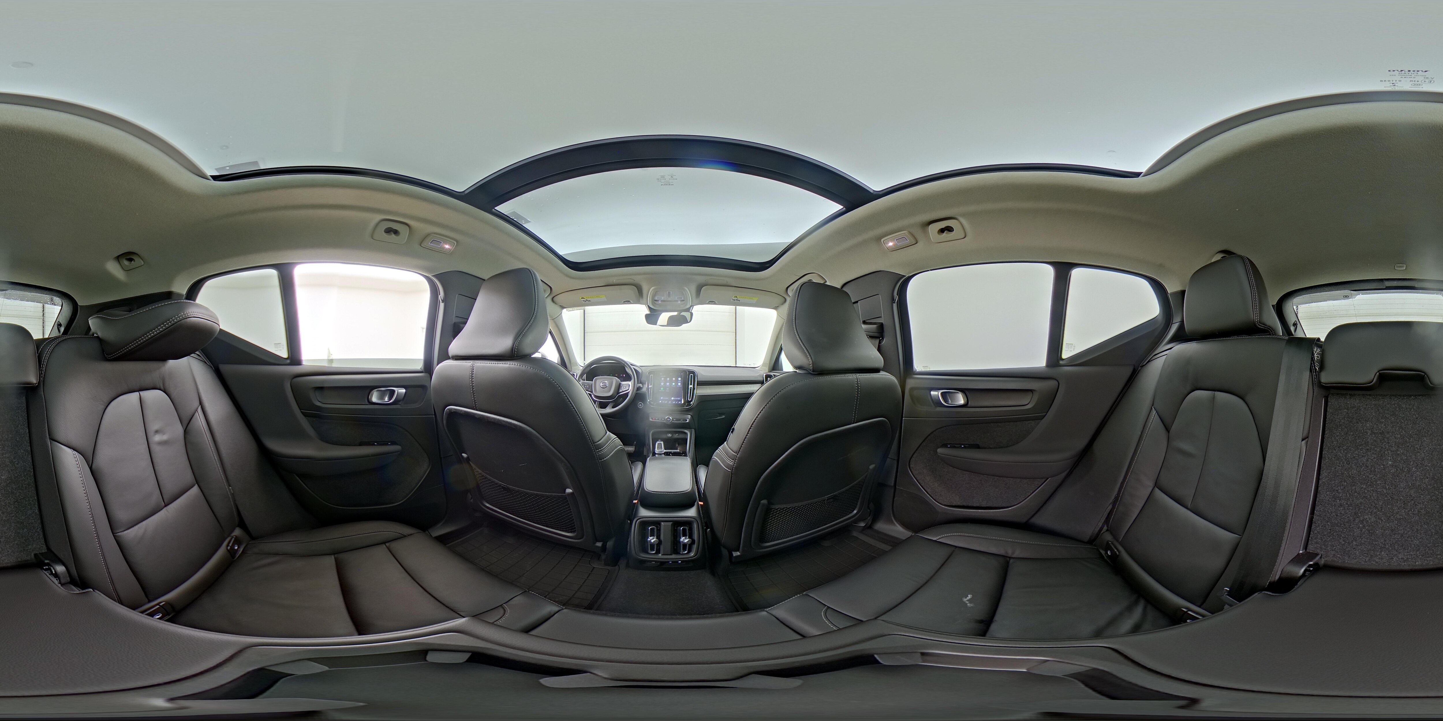 2023 Volvo XC40 Plus - Photo 25