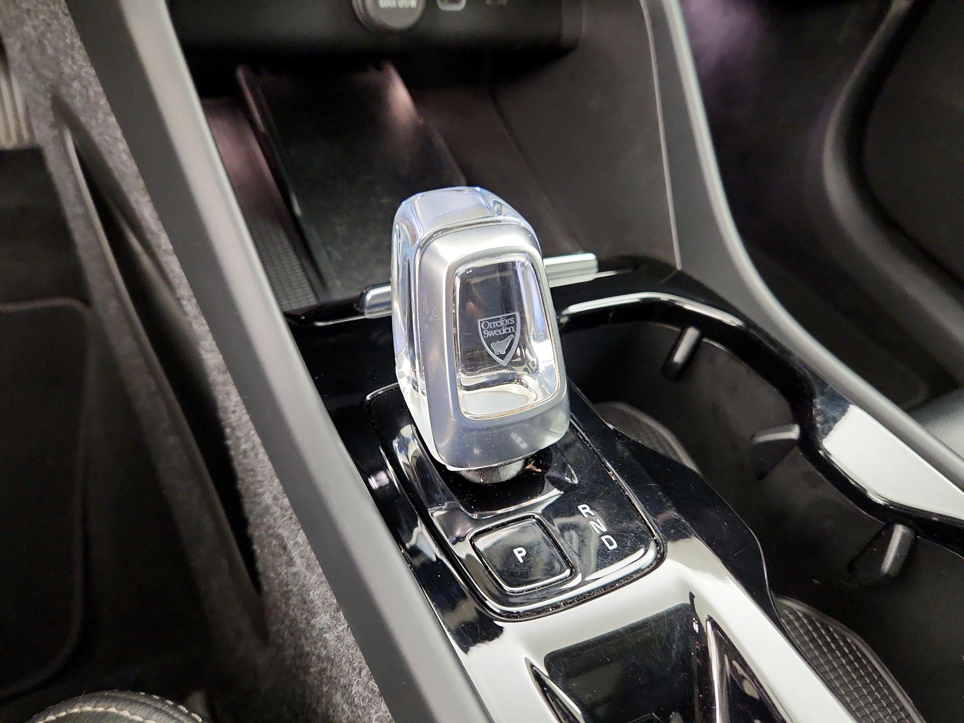 Thumbnail: 2023 Volvo XC40 - 15