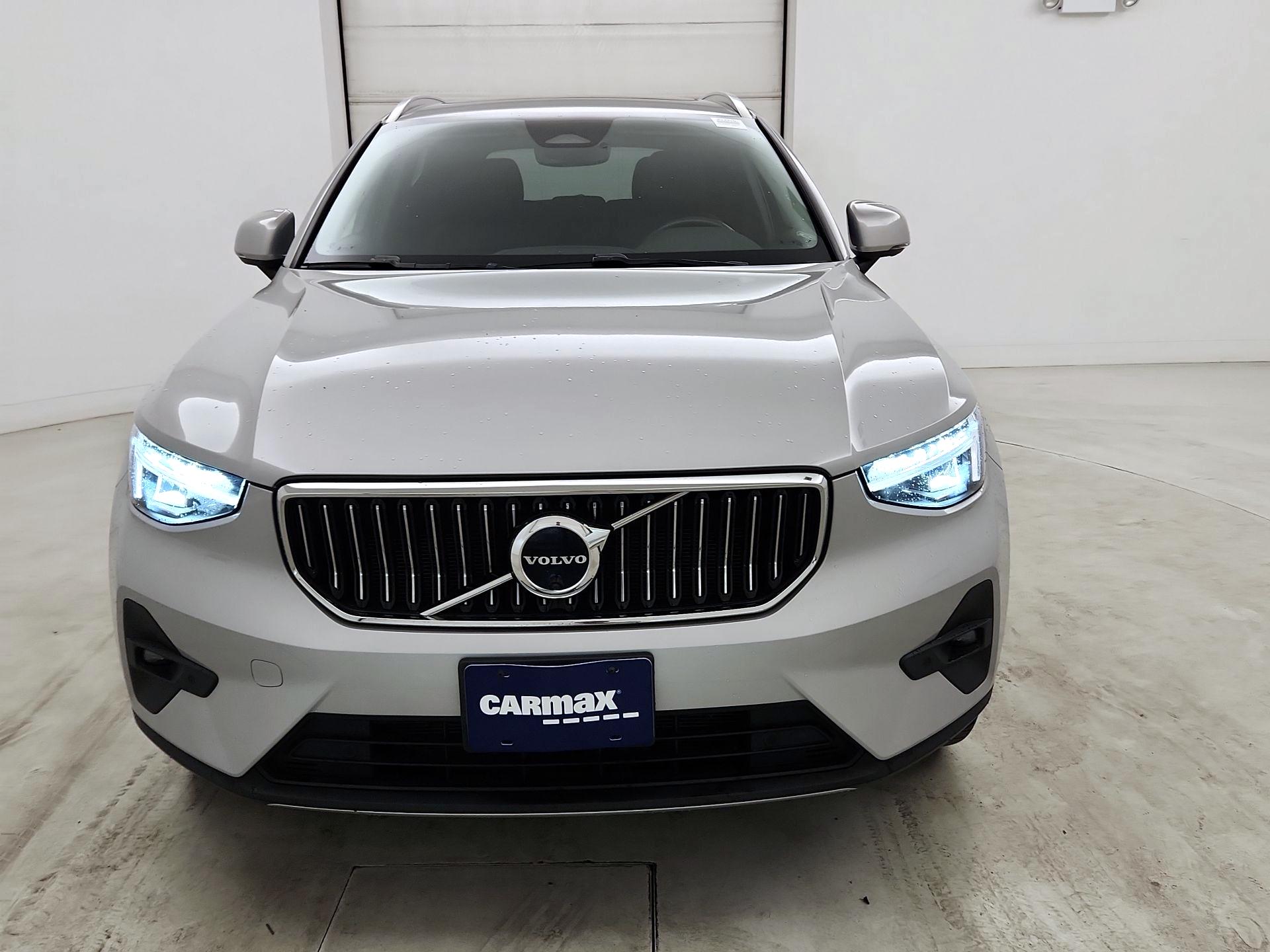 Thumbnail: 2023 Volvo XC40 - 2