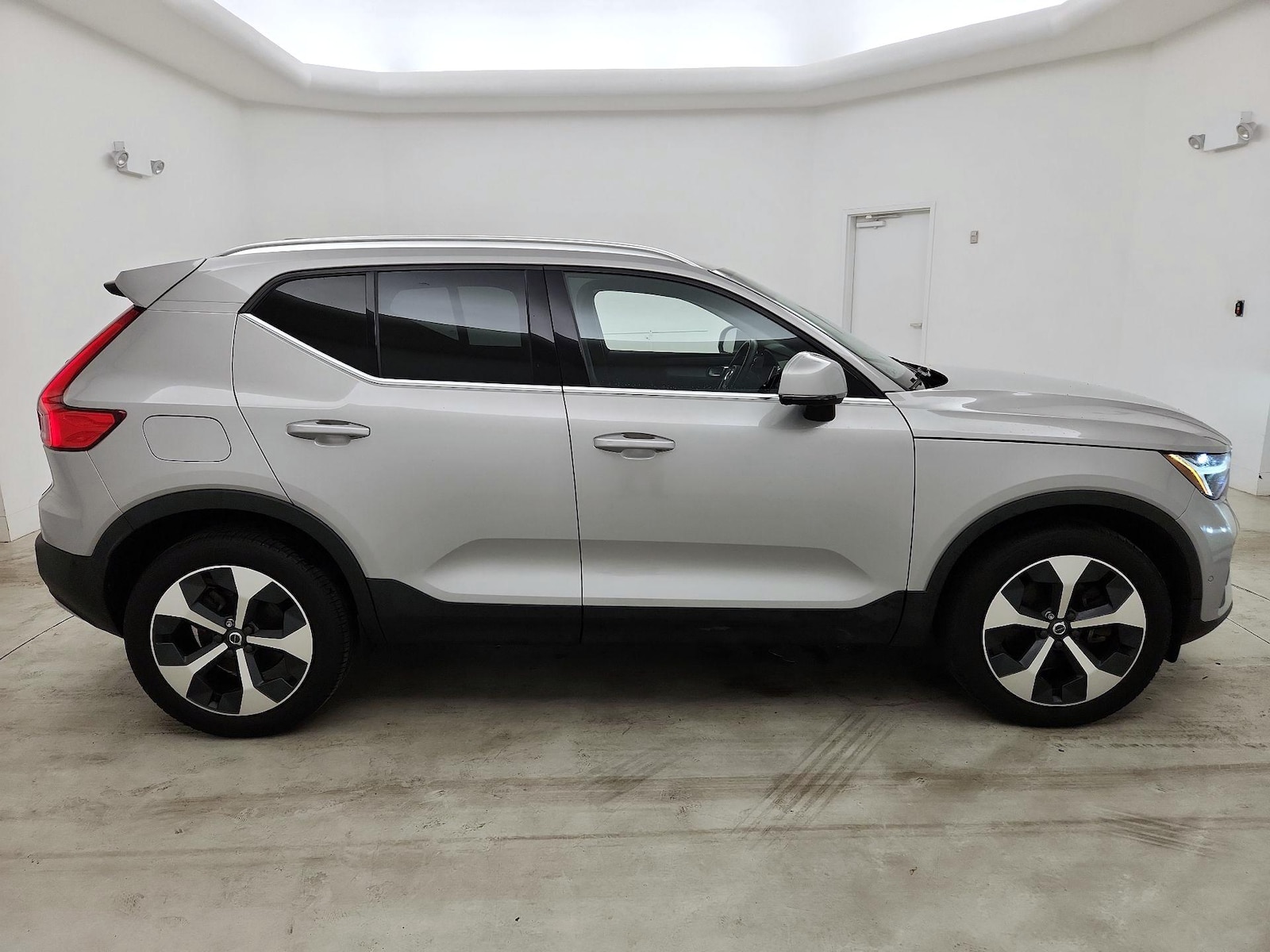 2023 Volvo XC40 Plus - Photo 4