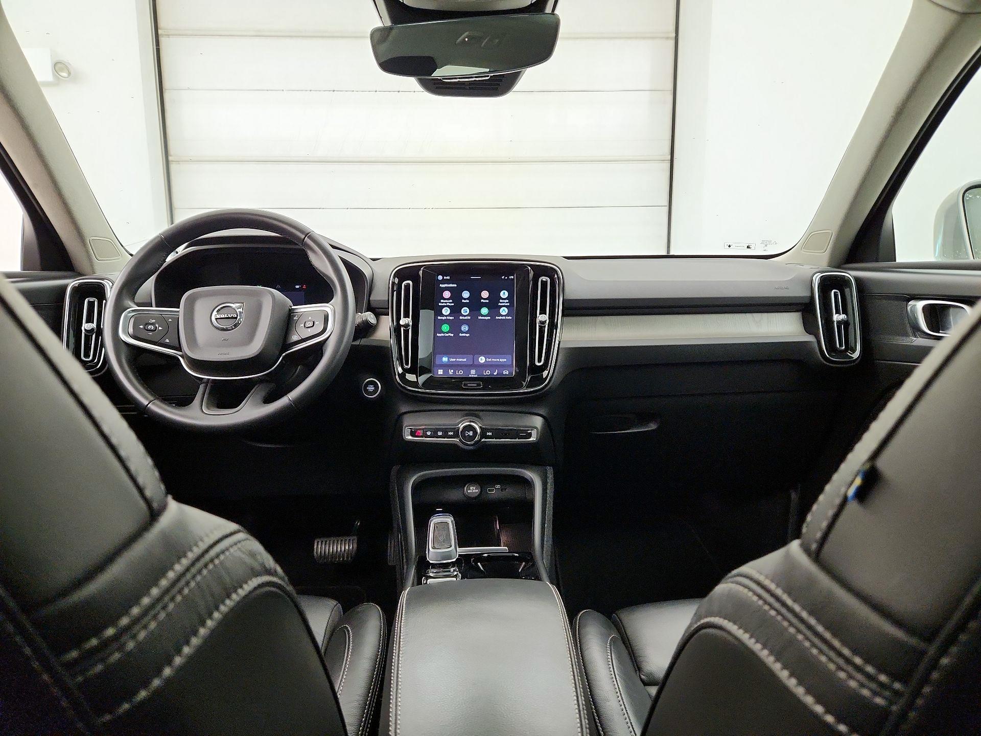 Thumbnail: 2023 Volvo XC40 - 8