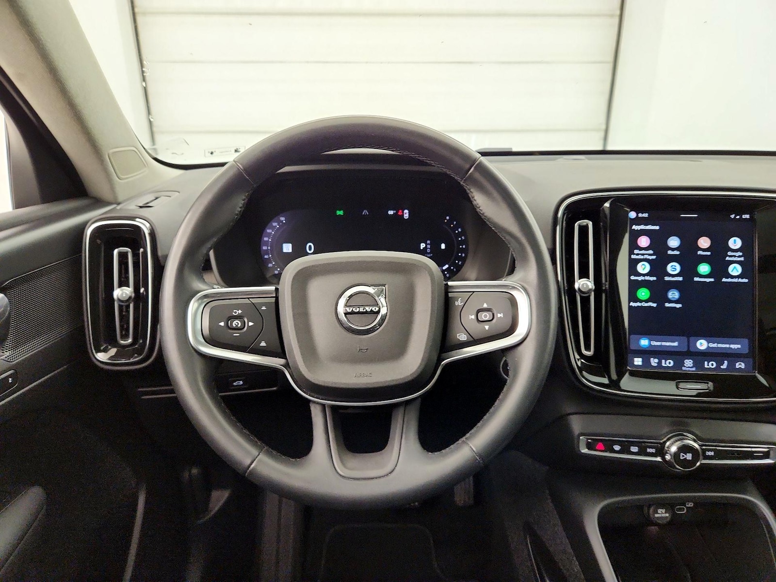 2023 Volvo XC40 Plus - Photo 9