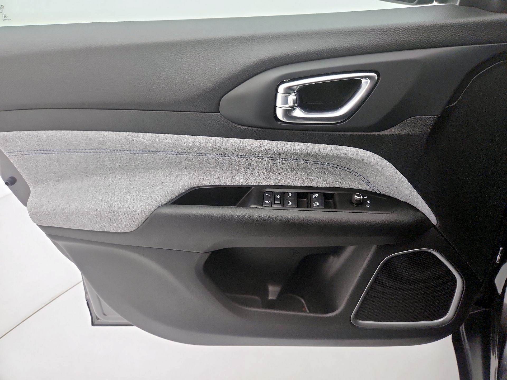 Thumbnail: 2022 Jeep Compass - 12