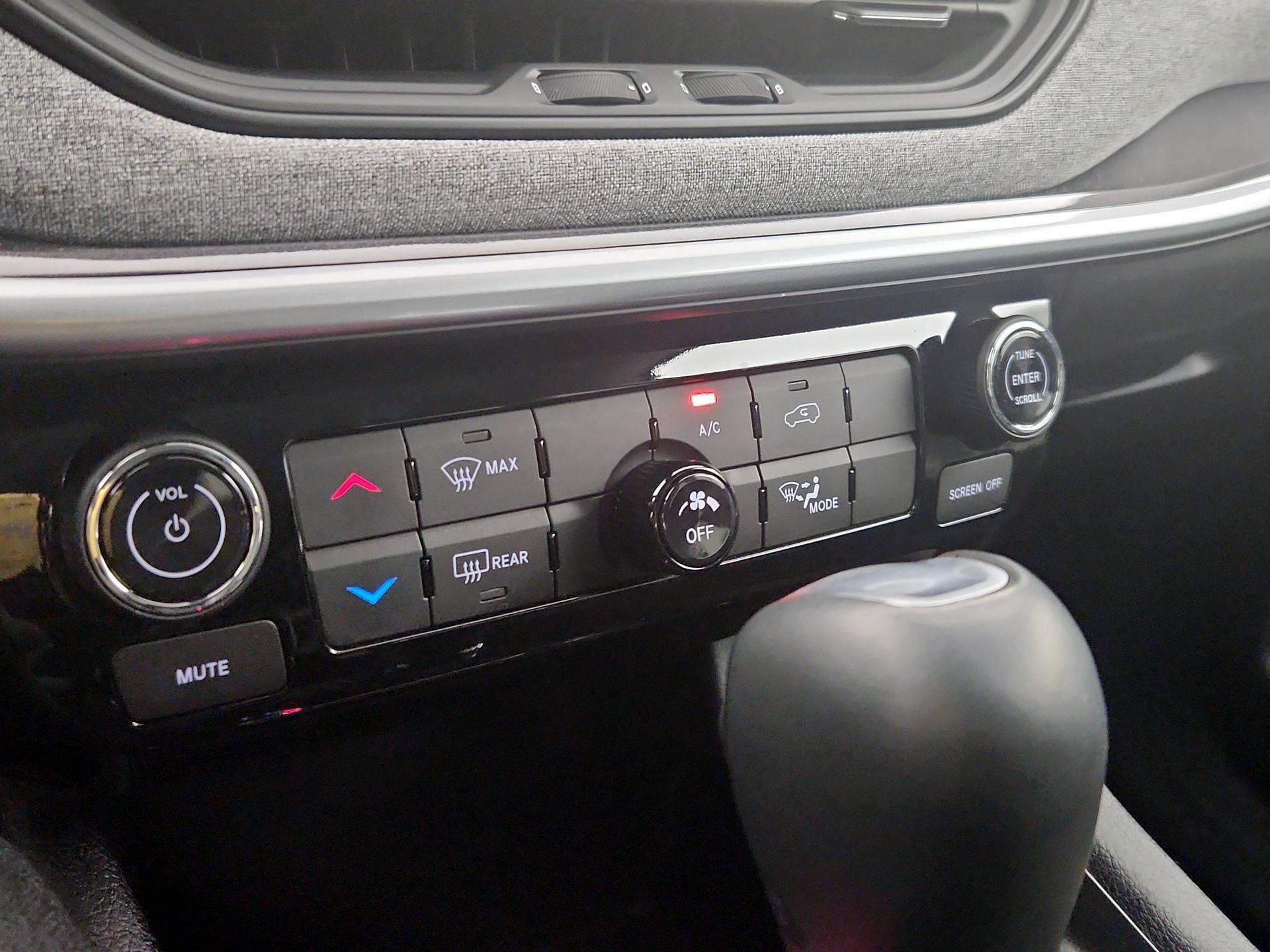 Thumbnail: 2022 Jeep Compass - 16