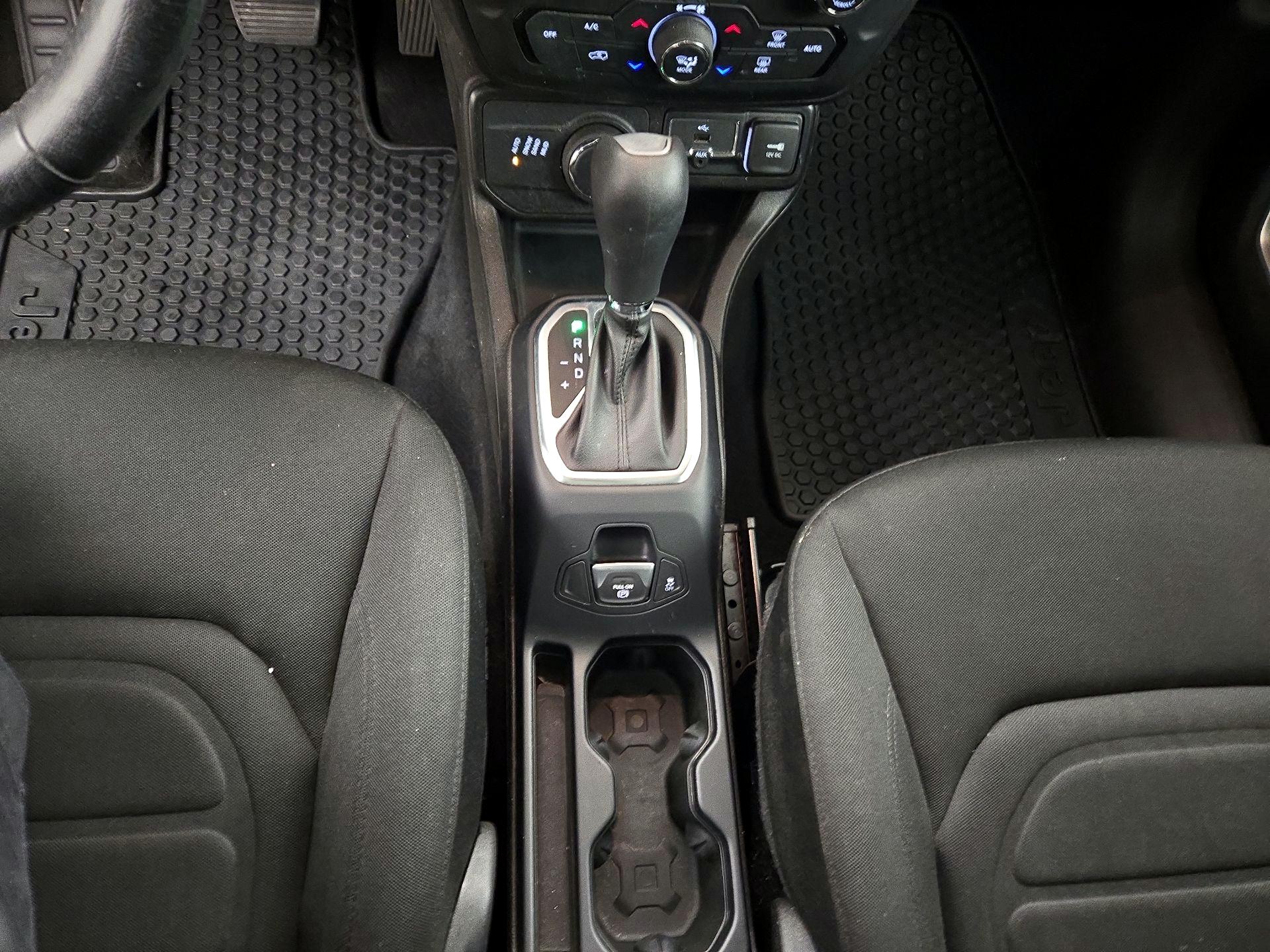 Thumbnail: 2021 Jeep Renegade - 17