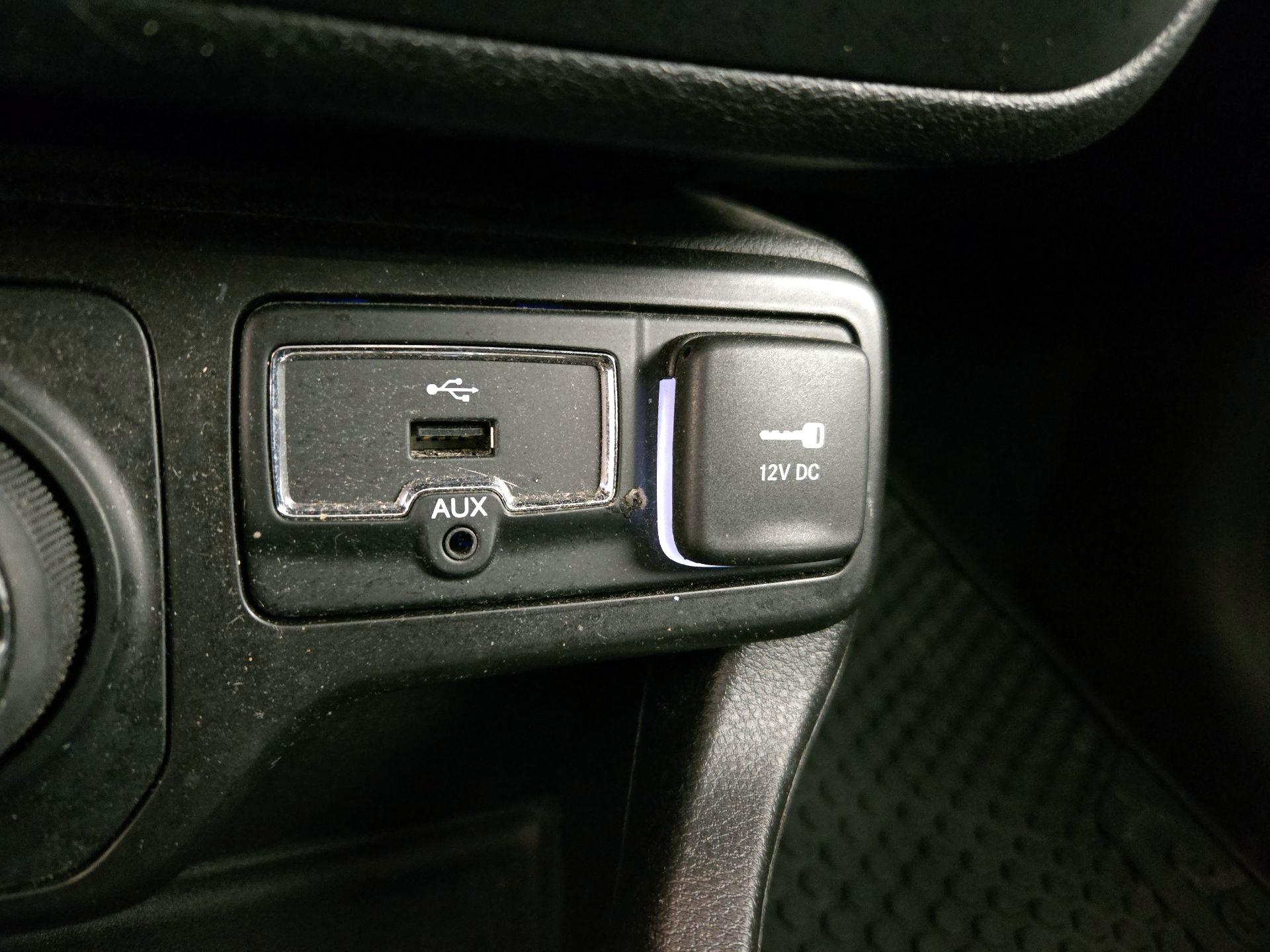 Thumbnail: 2021 Jeep Renegade - 18