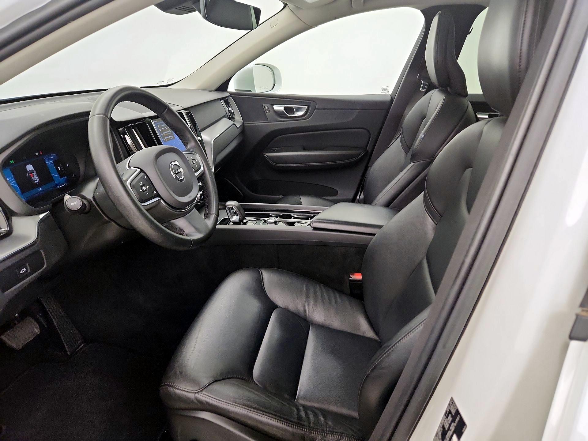 Thumbnail: 2023 Volvo XC60 - 11