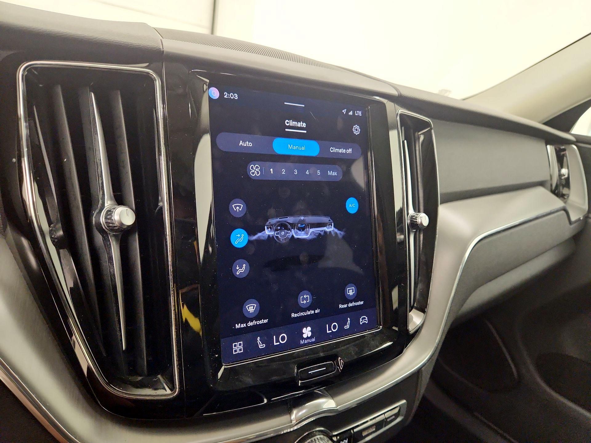 Thumbnail: 2023 Volvo XC60 - 17