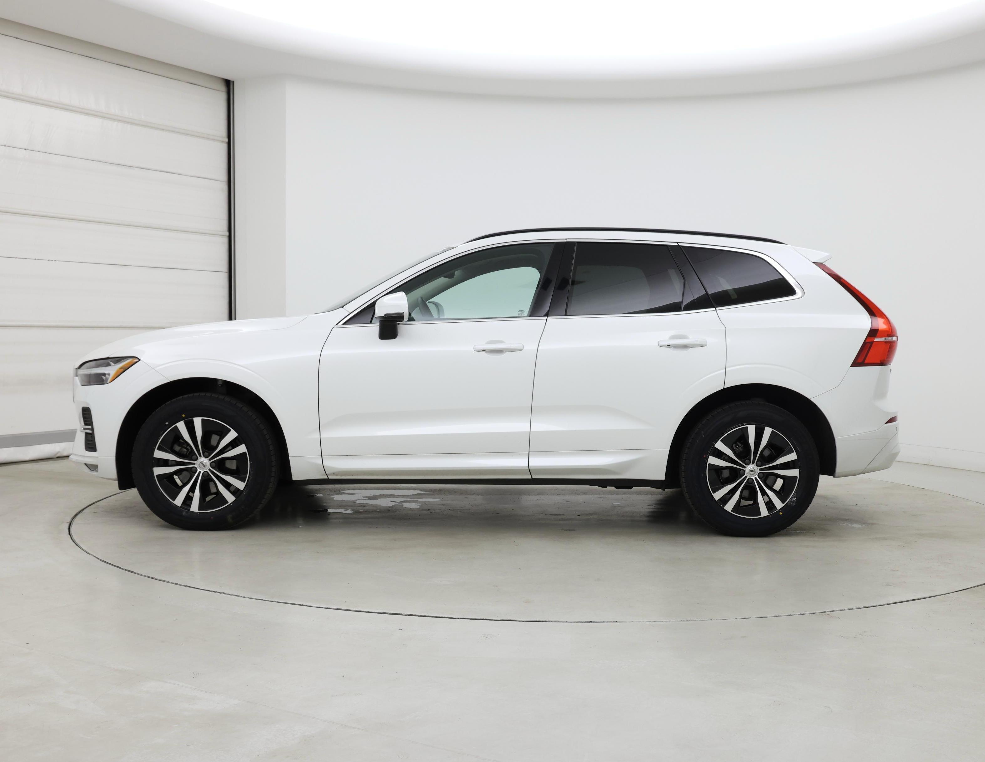 Thumbnail: 2023 Volvo XC60 - 3