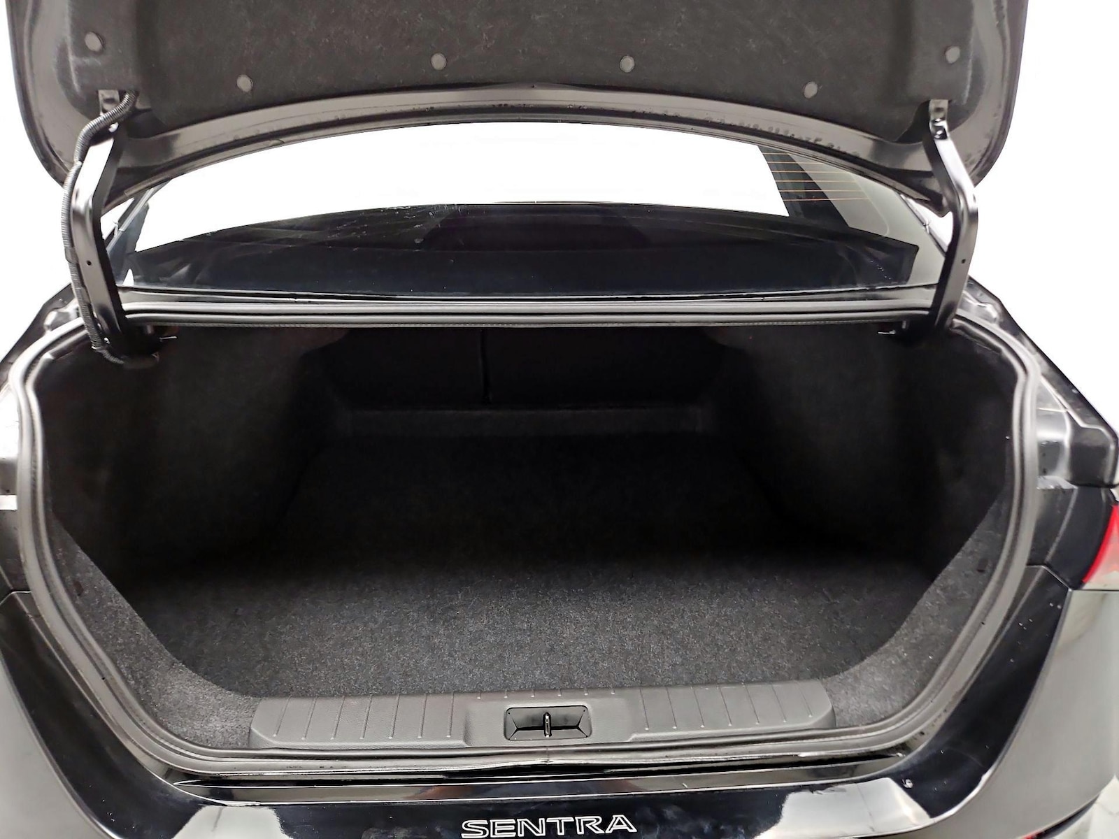 2022 Nissan Sentra SV - Photo 21