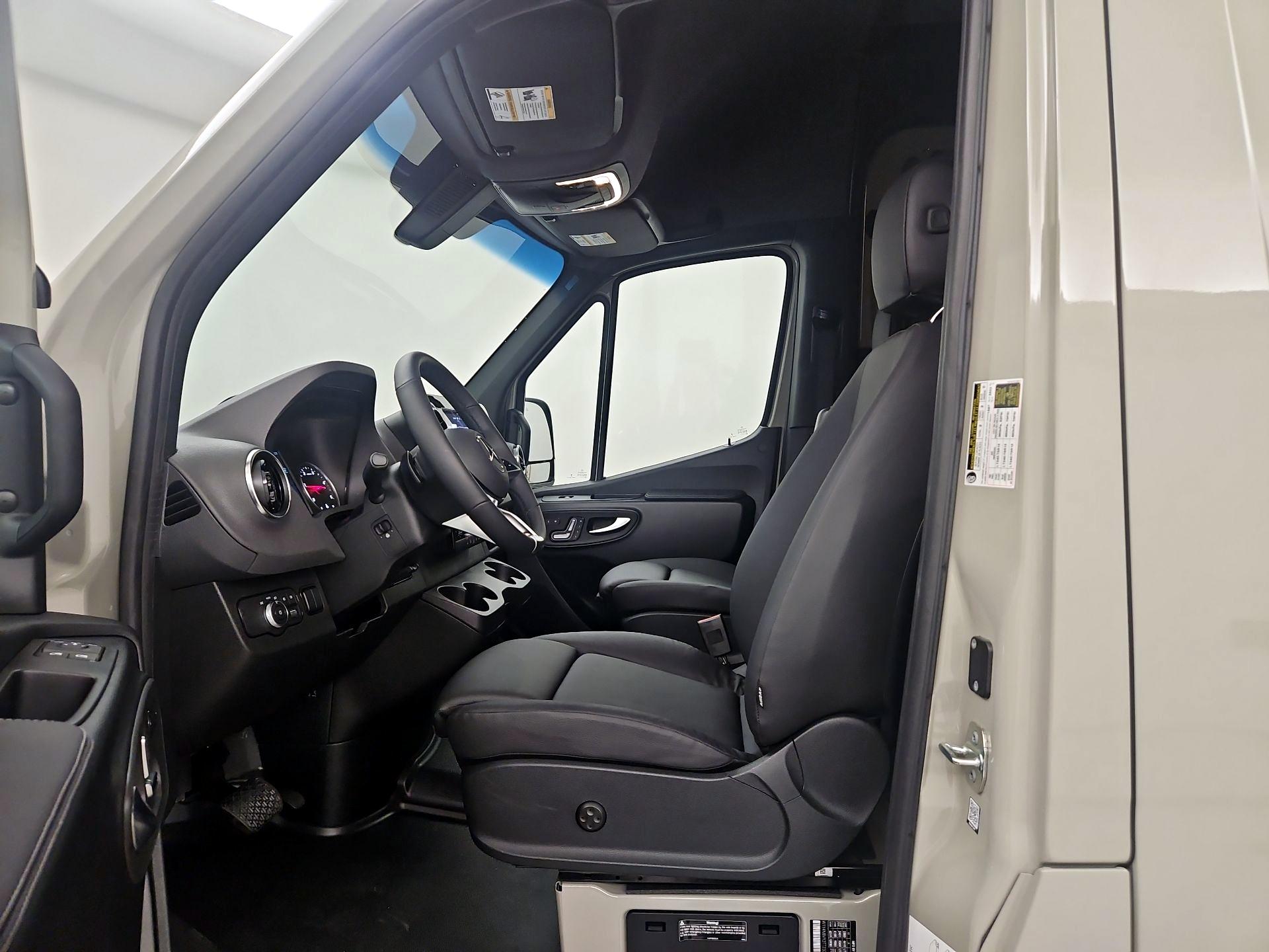 Thumbnail: 2026 Mercedes-Benz Sprinter - 11