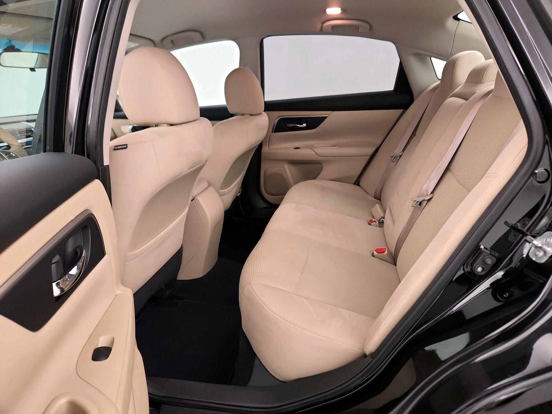 Thumbnail: 2015 Nissan Altima - 19