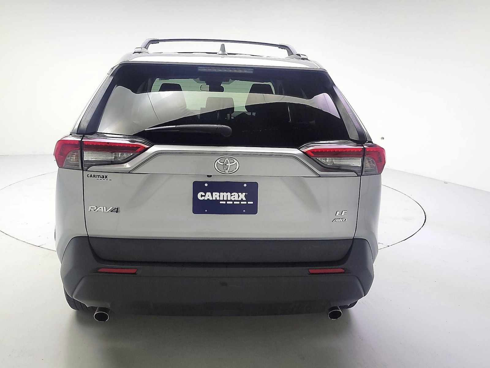 2019 Toyota RAV4 LE - Photo 6