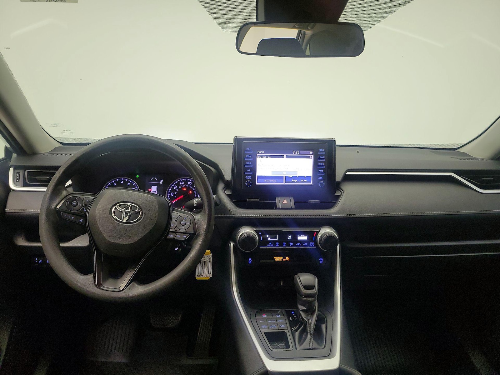 2019 Toyota RAV4 LE - Photo 8