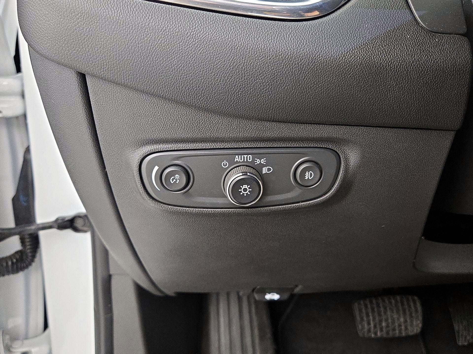 Thumbnail: 2020 Chevrolet Equinox - 13