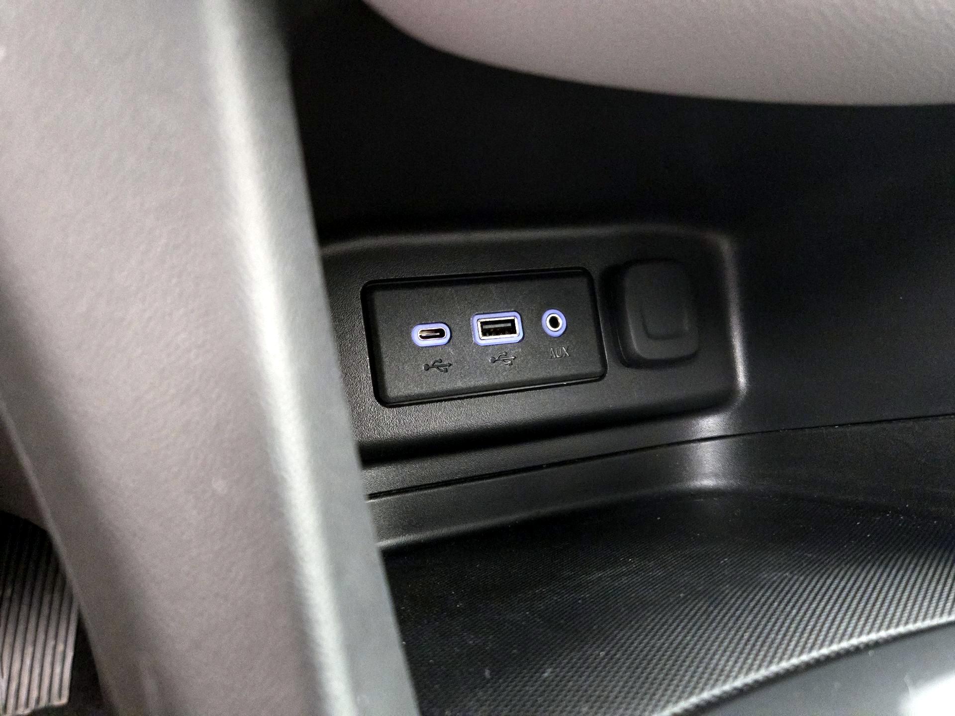 Thumbnail: 2020 Chevrolet Equinox - 17