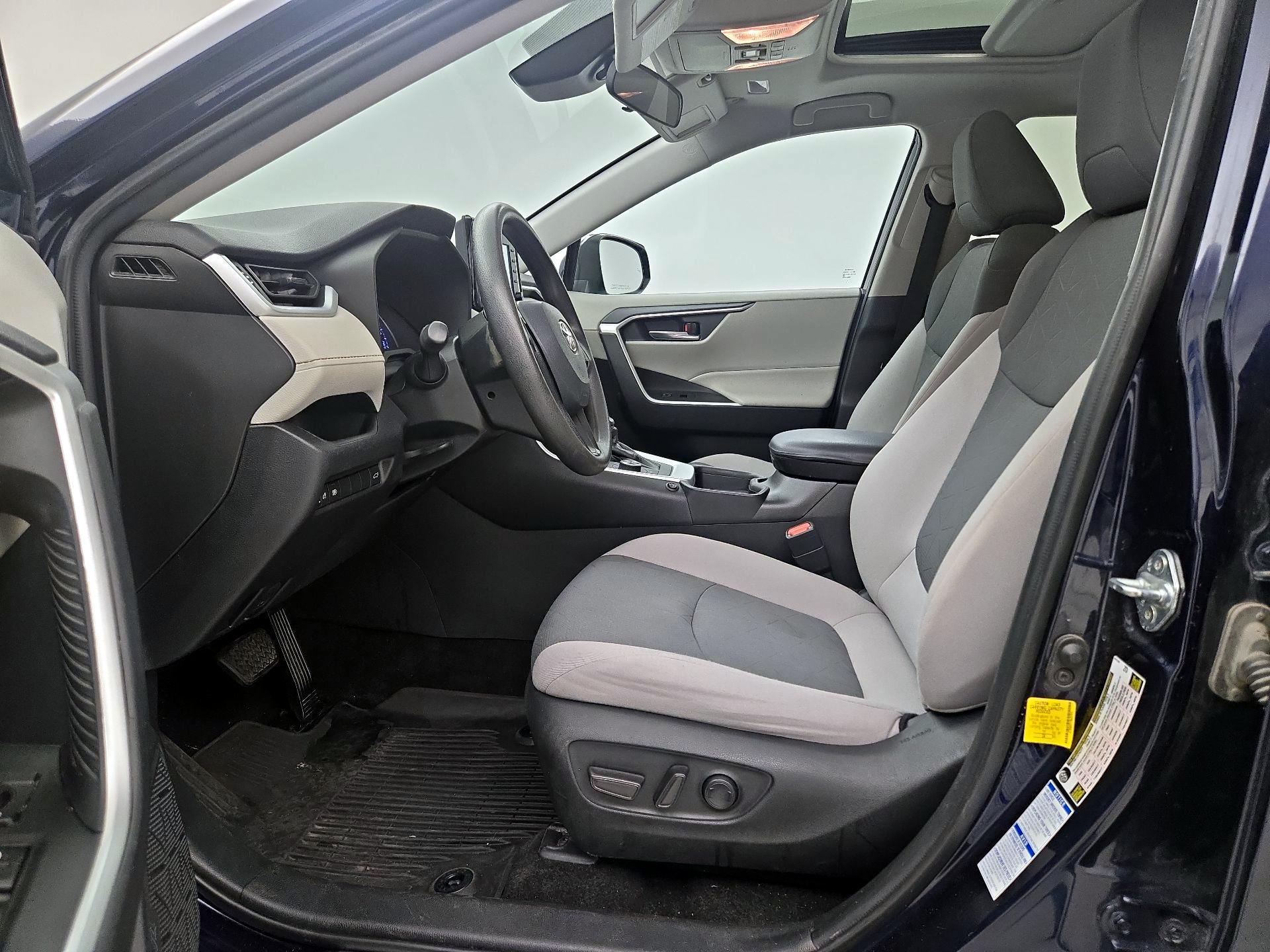 Thumbnail: 2021 Toyota RAV4 - 11