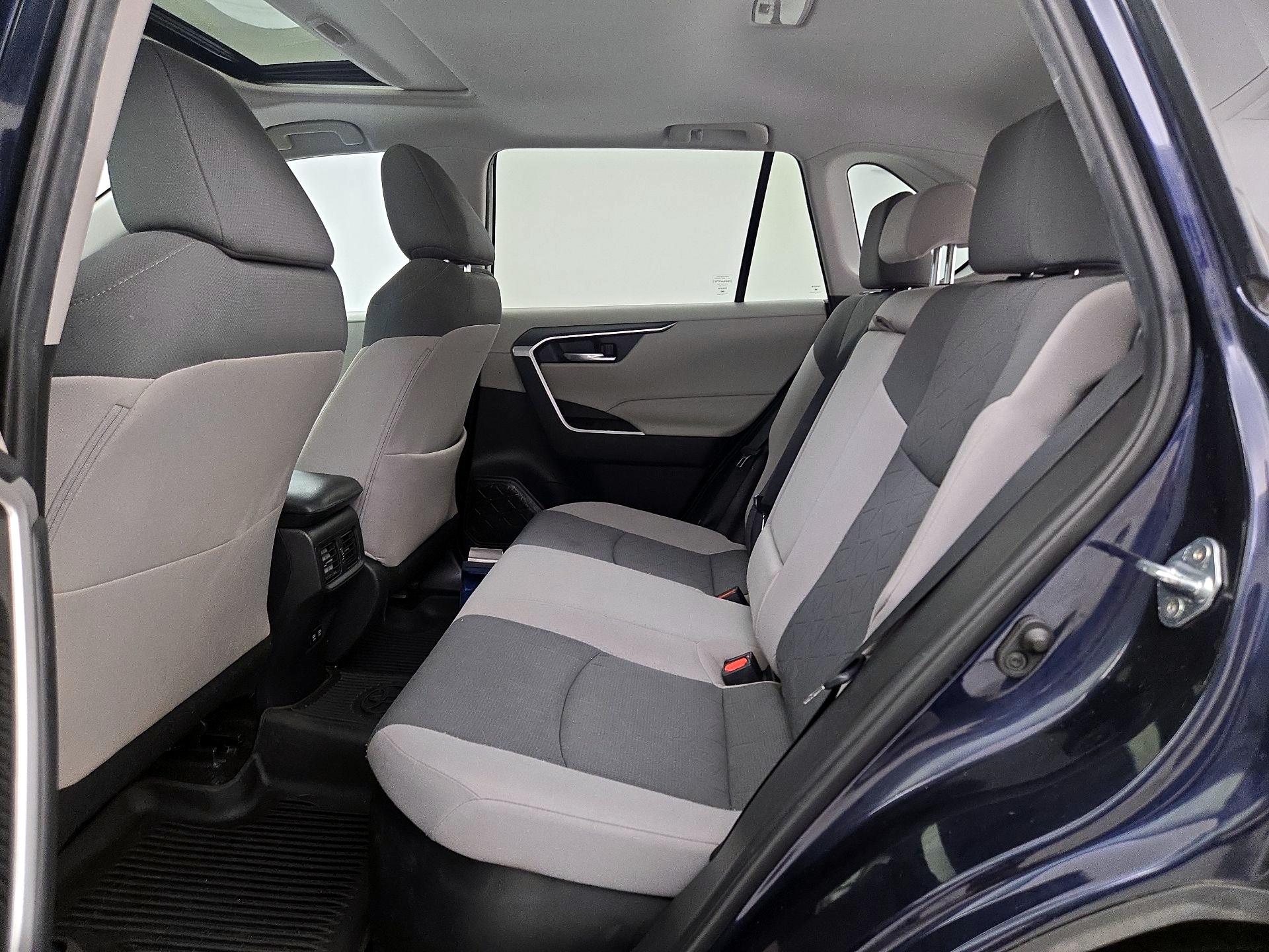 Thumbnail: 2021 Toyota RAV4 - 20