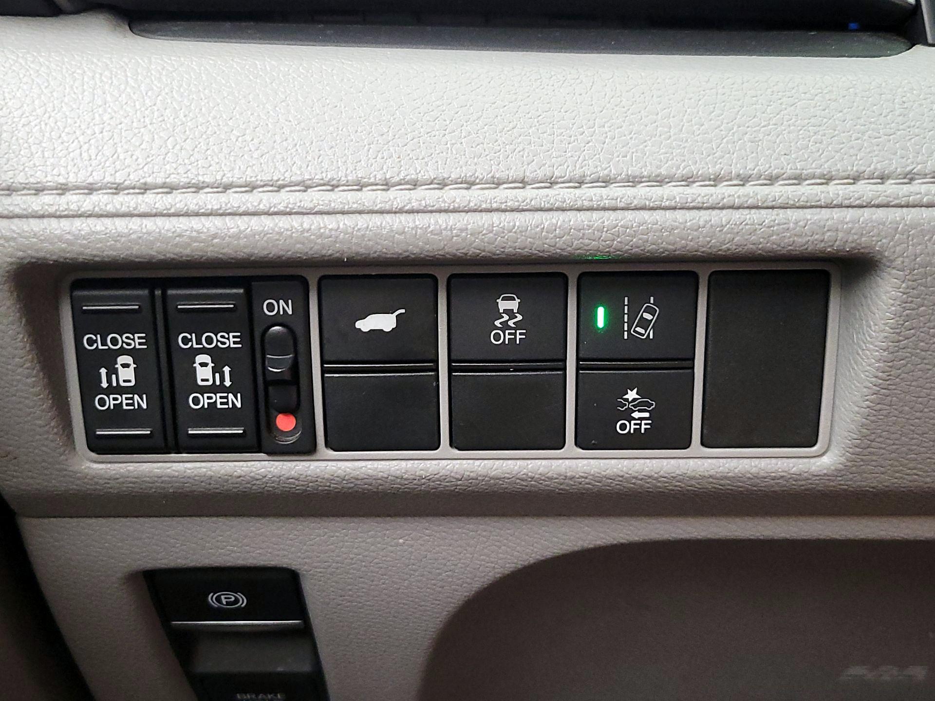 Thumbnail: 2019 Honda Odyssey - 13